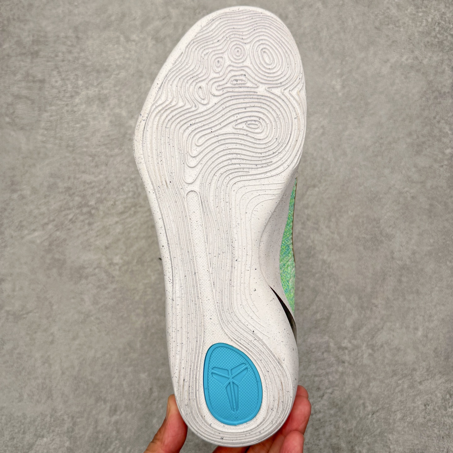 图片[9]-＃灭世纯原 NK KOBE 9 ELITE PROTRO \\\”科比9代精英高帮 白绿橙 FZ7335-101 2025曼巴年🐍重磅新品 市场最强科比9代精英版 独家出货 ✅原楦打造灵动版型 鞋头➕腰身➕后跟 360°无死角 ✅原厂工艺3层立体编织flyknit鞋面 厚度同步ZP吊打市场“纯原” ✅原厂碳板加持 立体感区分市场货品 ✅区分市场货品🌪过验级拉帮细节 ✅内置全新复刻版中底鞋垫 REACT缓震 密度增加抗衰减 ✅针对海外市场增加 47.5 满足精英选手实战需求 最强科9 灭世制造 用实力让情怀落地 👊🏻 实拍调校N版已经零色差零失真 百分百还原实物色彩所见即所得 不存在货不对板色差等低级问题 选购参考实物拍摄 不混卖不参货 只用心做好货严格选品 承诺混一赔十 尺码：39 40 40.5 41 42 42.5 43 44 44.5 45 46 47.5-选品中心