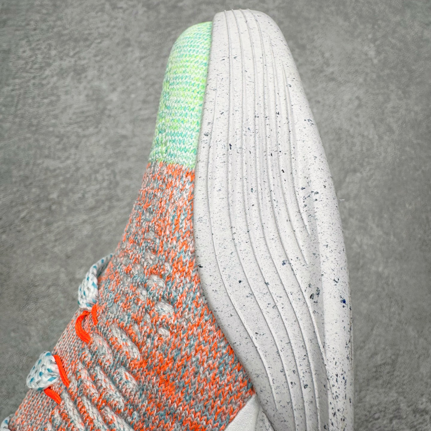 图片[14]-＃灭世纯原 NK KOBE 9 ELITE PROTRO \\\”科比9代精英高帮 白绿橙 FZ7335-101 2025曼巴年🐍重磅新品 市场最强科比9代精英版 独家出货 ✅原楦打造灵动版型 鞋头➕腰身➕后跟 360°无死角 ✅原厂工艺3层立体编织flyknit鞋面 厚度同步ZP吊打市场“纯原” ✅原厂碳板加持 立体感区分市场货品 ✅区分市场货品🌪过验级拉帮细节 ✅内置全新复刻版中底鞋垫 REACT缓震 密度增加抗衰减 ✅针对海外市场增加 47.5 满足精英选手实战需求 最强科9 灭世制造 用实力让情怀落地 👊🏻 实拍调校N版已经零色差零失真 百分百还原实物色彩所见即所得 不存在货不对板色差等低级问题 选购参考实物拍摄 不混卖不参货 只用心做好货严格选品 承诺混一赔十 尺码：39 40 40.5 41 42 42.5 43 44 44.5 45 46 47.5-选品中心