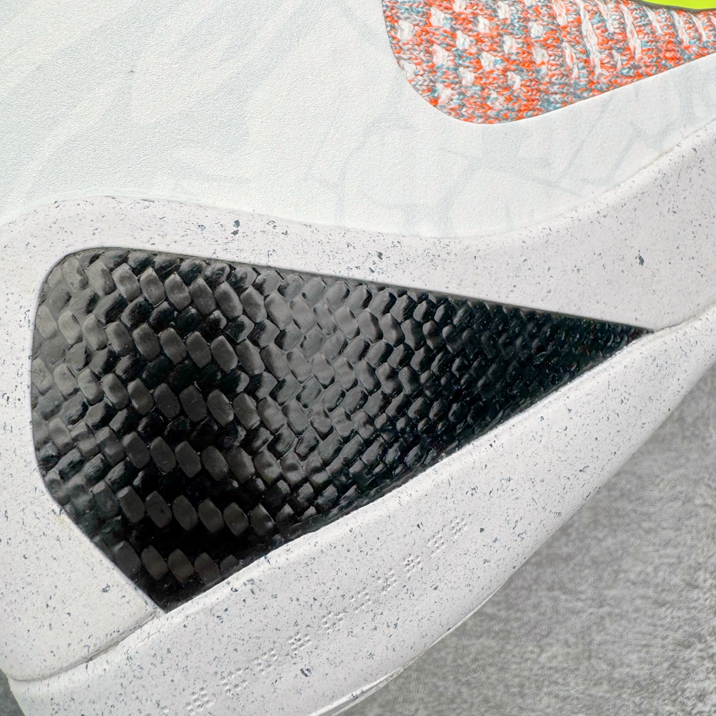 图片[17]-＃灭世纯原 NK KOBE 9 ELITE PROTRO \\\”科比9代精英高帮 白绿橙 FZ7335-101 2025曼巴年🐍重磅新品 市场最强科比9代精英版 独家出货 ✅原楦打造灵动版型 鞋头➕腰身➕后跟 360°无死角 ✅原厂工艺3层立体编织flyknit鞋面 厚度同步ZP吊打市场“纯原” ✅原厂碳板加持 立体感区分市场货品 ✅区分市场货品🌪过验级拉帮细节 ✅内置全新复刻版中底鞋垫 REACT缓震 密度增加抗衰减 ✅针对海外市场增加 47.5 满足精英选手实战需求 最强科9 灭世制造 用实力让情怀落地 👊🏻 实拍调校N版已经零色差零失真 百分百还原实物色彩所见即所得 不存在货不对板色差等低级问题 选购参考实物拍摄 不混卖不参货 只用心做好货严格选品 承诺混一赔十 尺码：39 40 40.5 41 42 42.5 43 44 44.5 45 46 47.5-选品中心