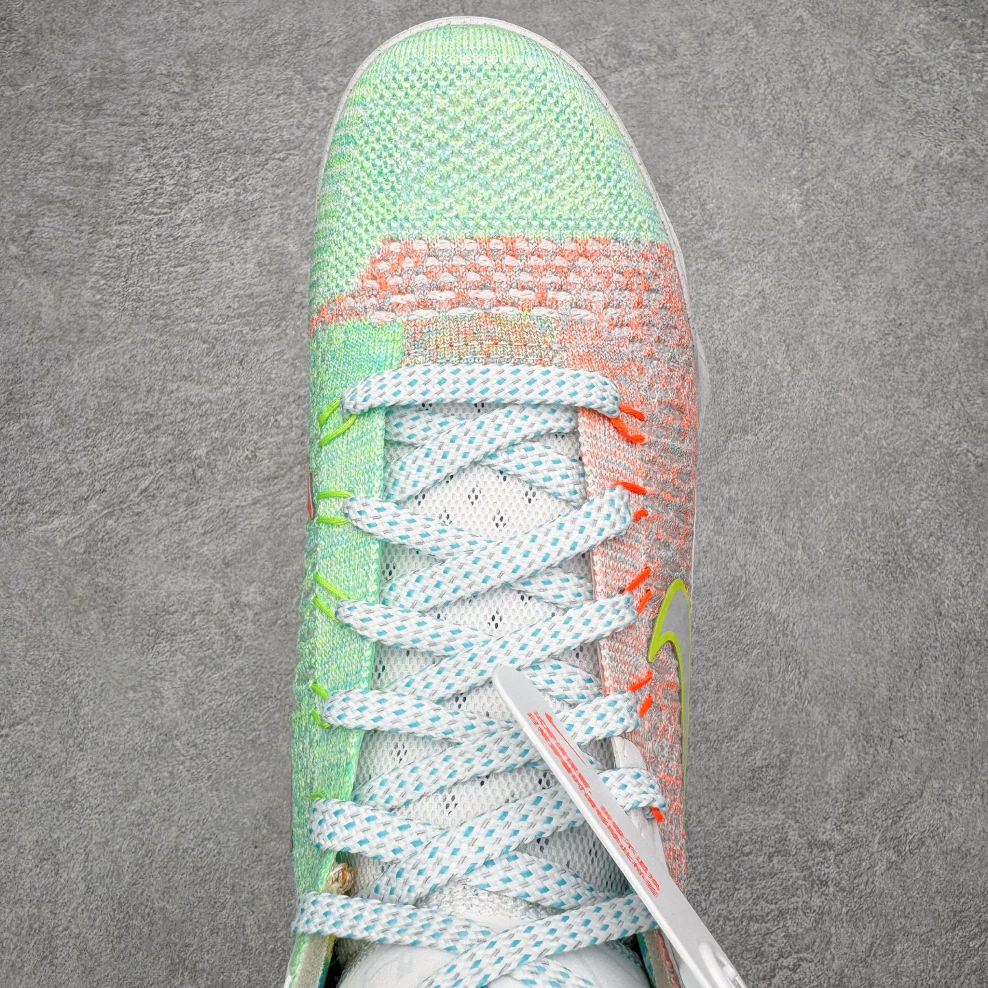 图片[4]-＃灭世纯原 NK KOBE 9 ELITE PROTRO \\\”科比9代精英高帮 白绿橙 FZ7335-101 2025曼巴年🐍重磅新品 市场最强科比9代精英版 独家出货 ✅原楦打造灵动版型 鞋头➕腰身➕后跟 360°无死角 ✅原厂工艺3层立体编织flyknit鞋面 厚度同步ZP吊打市场“纯原” ✅原厂碳板加持 立体感区分市场货品 ✅区分市场货品🌪过验级拉帮细节 ✅内置全新复刻版中底鞋垫 REACT缓震 密度增加抗衰减 ✅针对海外市场增加 47.5 满足精英选手实战需求 最强科9 灭世制造 用实力让情怀落地 👊🏻 实拍调校N版已经零色差零失真 百分百还原实物色彩所见即所得 不存在货不对板色差等低级问题 选购参考实物拍摄 不混卖不参货 只用心做好货严格选品 承诺混一赔十 尺码：39 40 40.5 41 42 42.5 43 44 44.5 45 46 47.5-选品中心