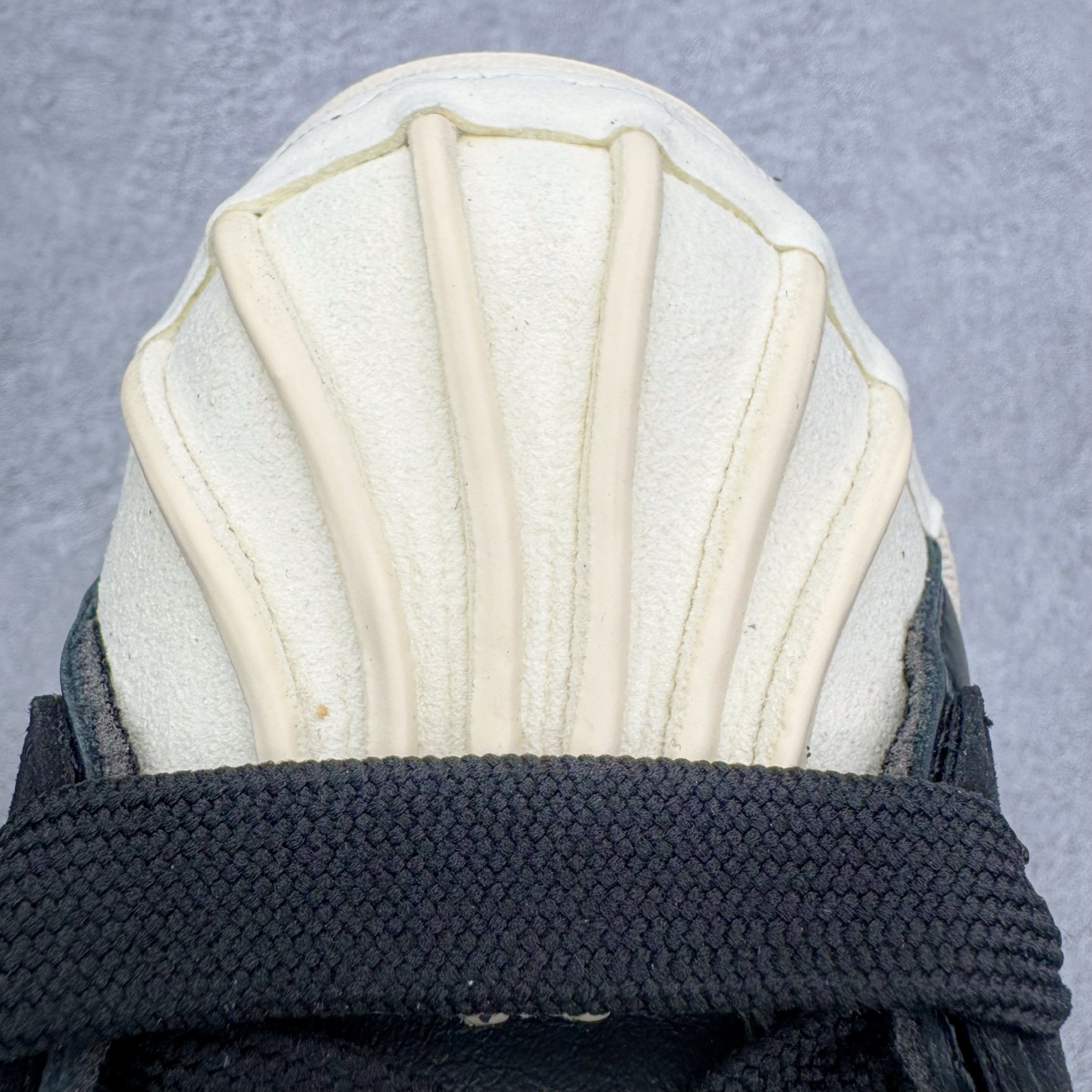 图片[12]-AD Originals x GALI SUPERSTAR PUFFY SHELL 贝壳头联名时尚舒适低帮板鞋 KJ6976 男女同款 实拍调校N版已经零色差零失真 百分百还原实物色彩所见即所得 不存在货不对板色差等低级问题 选购参考实物拍摄 不混卖不参货 只用心做好货严格选品 承诺混一赔十 尺码：36 36.5 37.5 38 38.5 39 40 40.5 41 42 42.5 43 44 44.5 45-选品中心