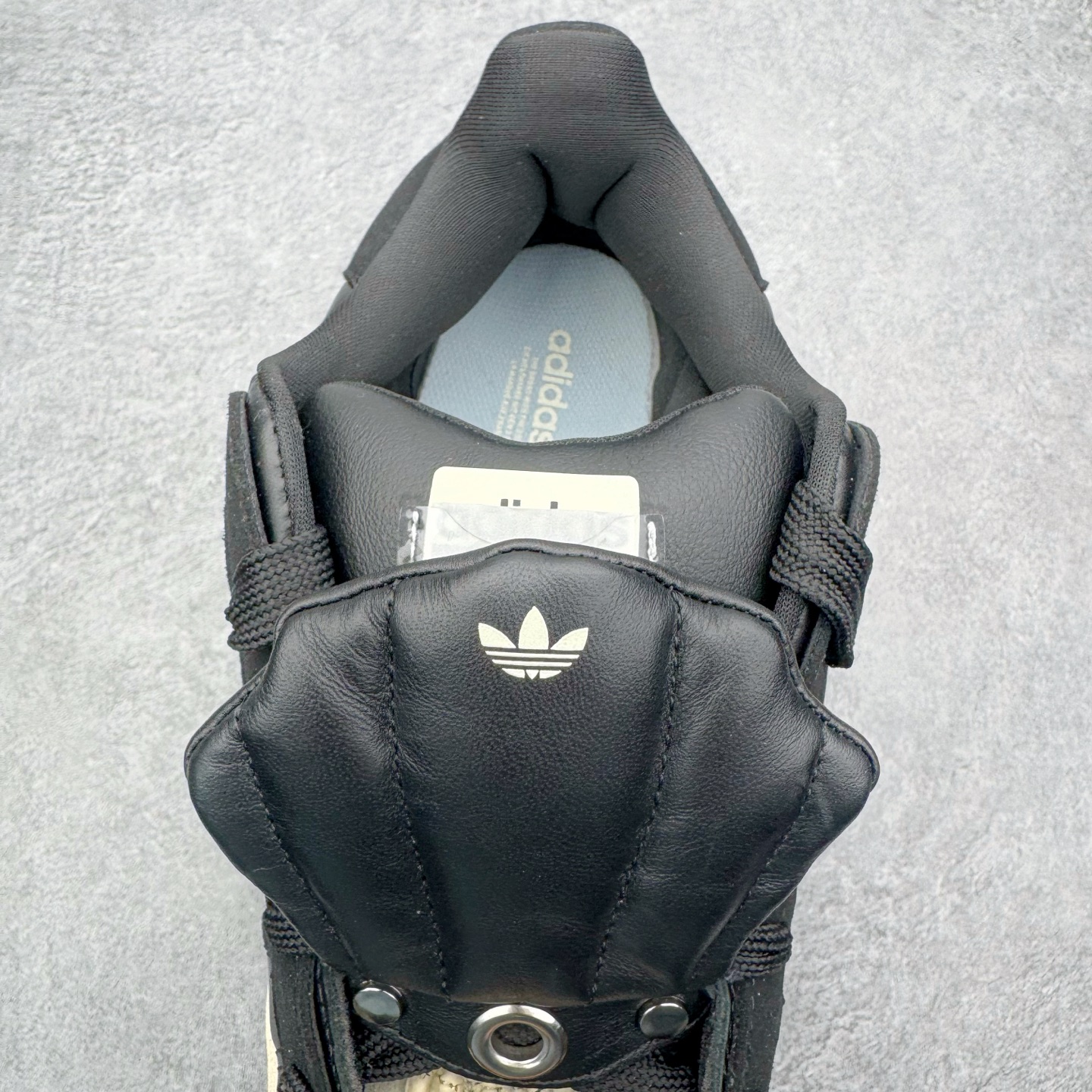 图片[5]-AD Originals x GALI SUPERSTAR PUFFY SHELL 贝壳头联名时尚舒适低帮板鞋 KJ6976 男女同款 实拍调校N版已经零色差零失真 百分百还原实物色彩所见即所得 不存在货不对板色差等低级问题 选购参考实物拍摄 不混卖不参货 只用心做好货严格选品 承诺混一赔十 尺码：36 36.5 37.5 38 38.5 39 40 40.5 41 42 42.5 43 44 44.5 45-选品中心