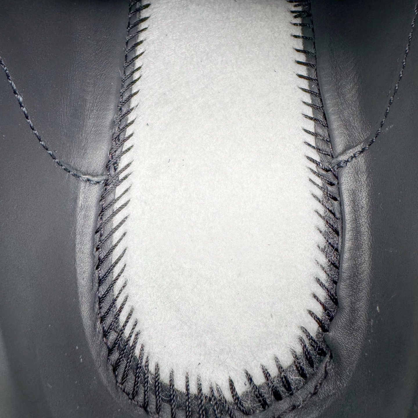 图片[11]-＃纯原 BOTTEGA VENETA Orbit Runner BV葆蝶家时尚休闲王一博同款老爹鞋运动鞋 原版开发 一比一打造 相似度百分之99以上 市场一梯队级别品质 区别市场任何标文顶级品质版本 采用轻质科技网布面料 搭配几何图案设计橡胶外底 王炸系列 高版本 认准套包工艺 实际增高很多哦 还是一样显腿细非常nice 耐玩耐造 对标对版 套包鞋工艺 认准高版本 大底选用拼色TPU大底 配置原版包装 尺码：35 36 37 38 39 40 41 42 43 44 45-选品中心