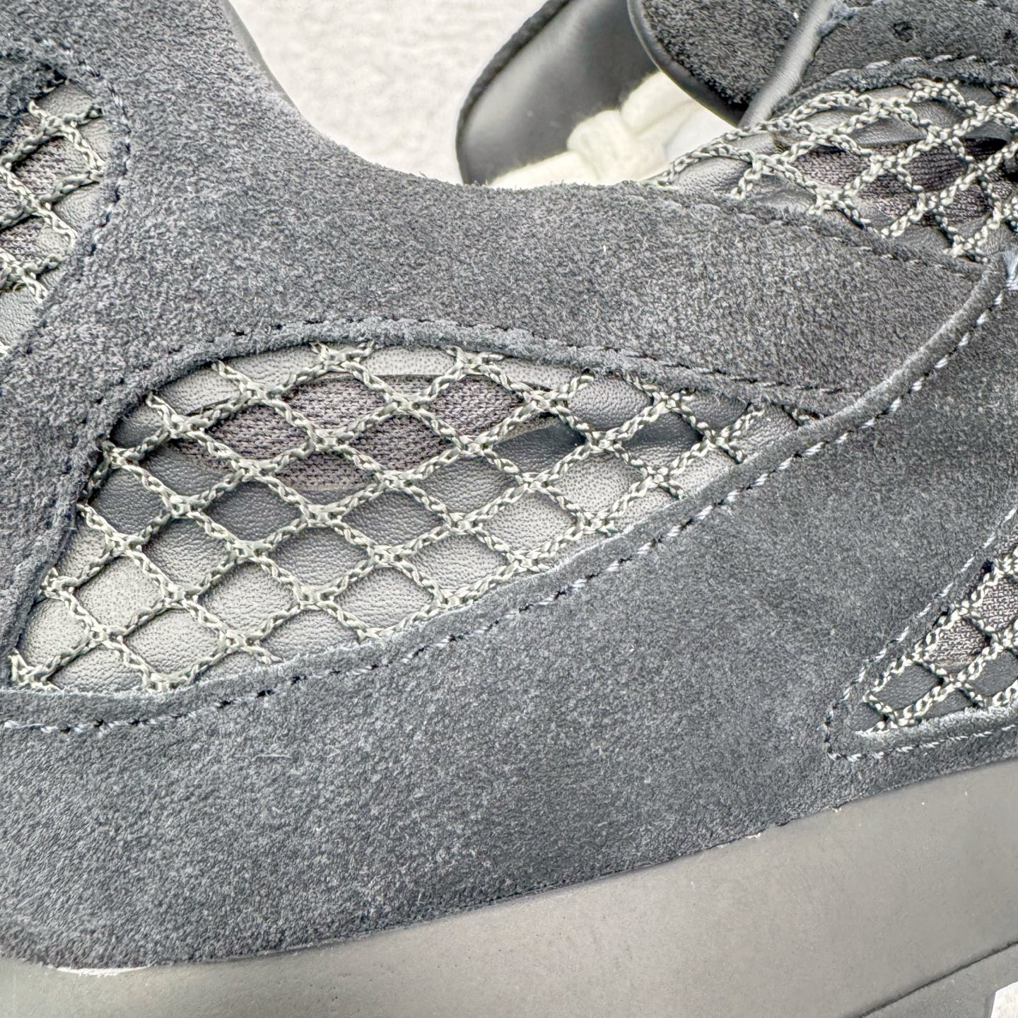 图片[16]-＃纯原 BOTTEGA VENETA Orbit Runner BV葆蝶家时尚休闲王一博同款老爹鞋运动鞋 原版开发 一比一打造 相似度百分之99以上 市场一梯队级别品质 区别市场任何标文顶级品质版本 采用轻质科技网布面料 搭配几何图案设计橡胶外底 王炸系列 高版本 认准套包工艺 实际增高很多哦 还是一样显腿细非常nice 耐玩耐造 对标对版 套包鞋工艺 认准高版本 大底选用拼色TPU大底 配置原版包装 尺码：35 36 37 38 39 40 41 42 43 44 45-选品中心