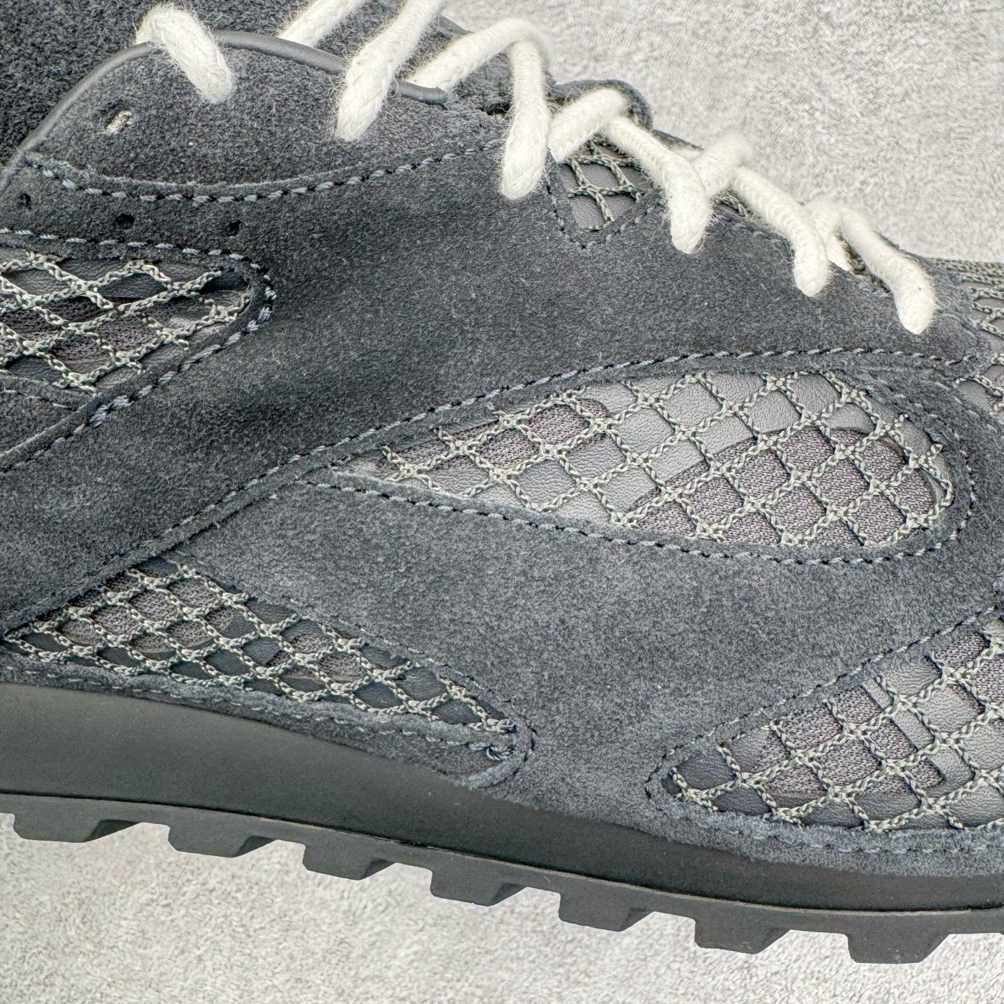 图片[17]-＃纯原 BOTTEGA VENETA Orbit Runner BV葆蝶家时尚休闲王一博同款老爹鞋运动鞋 原版开发 一比一打造 相似度百分之99以上 市场一梯队级别品质 区别市场任何标文顶级品质版本 采用轻质科技网布面料 搭配几何图案设计橡胶外底 王炸系列 高版本 认准套包工艺 实际增高很多哦 还是一样显腿细非常nice 耐玩耐造 对标对版 套包鞋工艺 认准高版本 大底选用拼色TPU大底 配置原版包装 尺码：35 36 37 38 39 40 41 42 43 44 45-选品中心