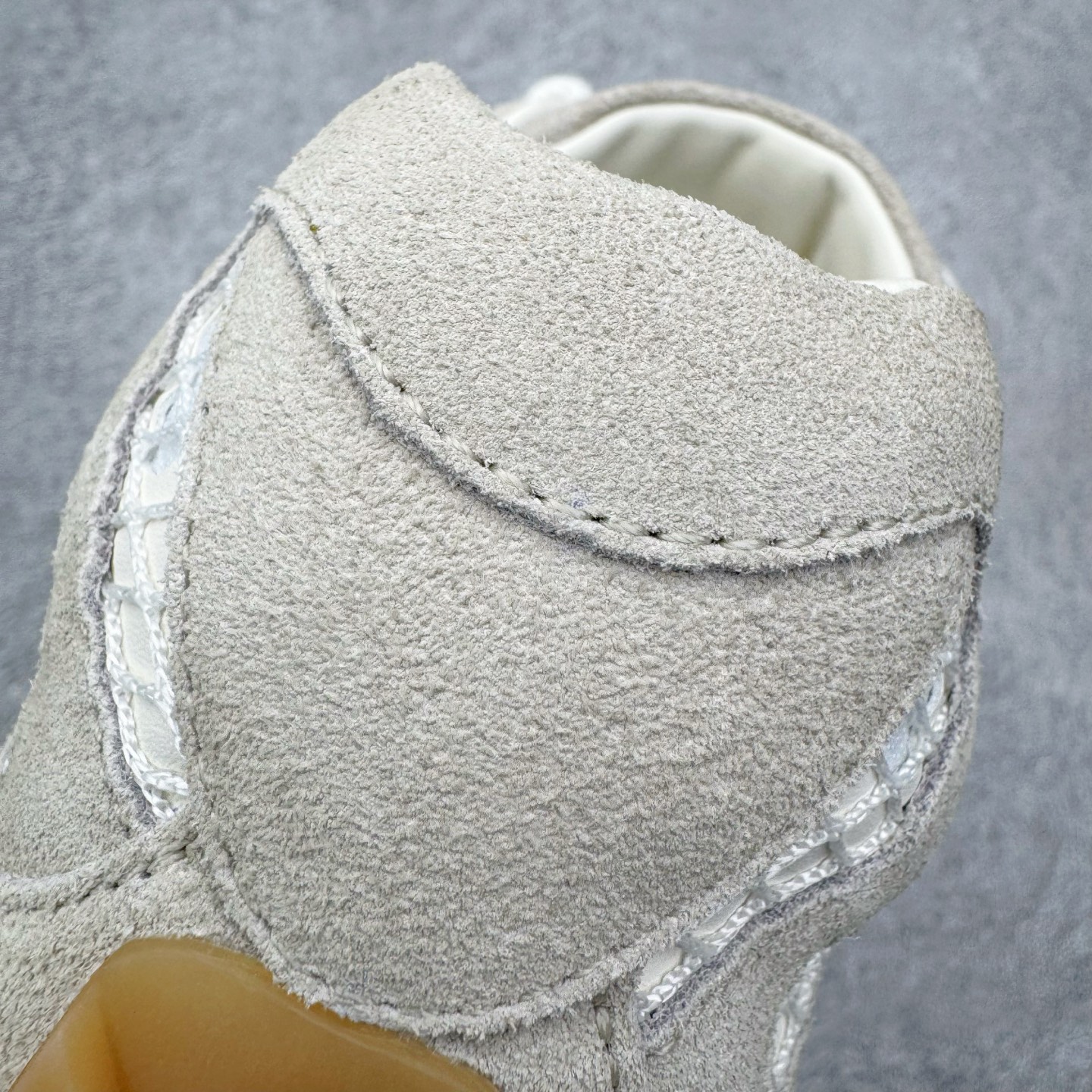 图片[14]-＃纯原 BOTTEGA VENETA Orbit Runner BV葆蝶家时尚休闲王一博同款老爹鞋运动鞋 原版开发 一比一打造 相似度百分之99以上 市场一梯队级别品质 区别市场任何标文顶级品质版本 采用轻质科技网布面料 搭配几何图案设计橡胶外底 王炸系列 高版本 认准套包工艺 实际增高很多哦 还是一样显腿细非常nice 耐玩耐造 对标对版 套包鞋工艺 认准高版本 大底选用拼色TPU大底 配置原版包装 尺码：35 36 37 38 39 40 41 42 43 44 45-选品中心