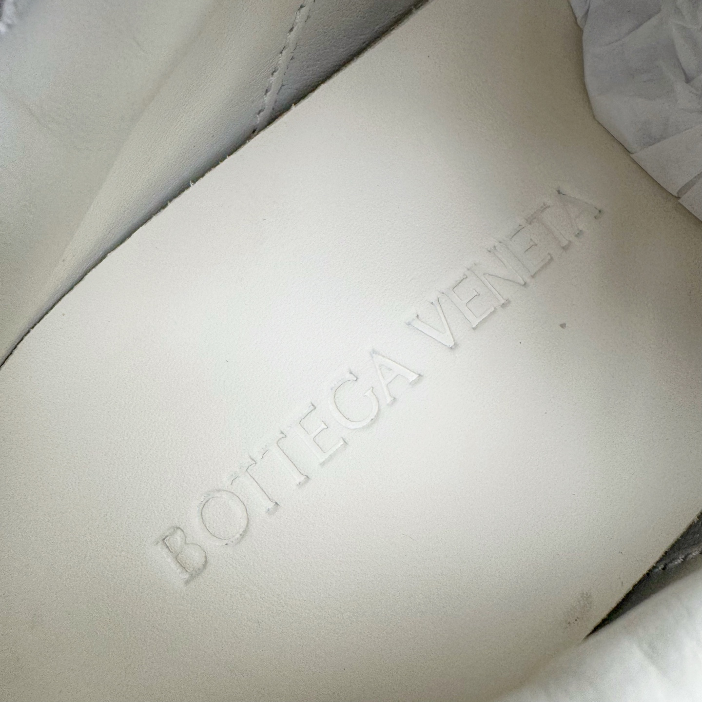 图片[11]-＃纯原 BOTTEGA VENETA Orbit Runner BV葆蝶家时尚休闲王一博同款老爹鞋运动鞋 原版开发 一比一打造 相似度百分之99以上 市场一梯队级别品质 区别市场任何标文顶级品质版本 采用轻质科技网布面料 搭配几何图案设计橡胶外底 王炸系列 高版本 认准套包工艺 实际增高很多哦 还是一样显腿细非常nice 耐玩耐造 对标对版 套包鞋工艺 认准高版本 大底选用拼色TPU大底 配置原版包装 尺码：35 36 37 38 39 40 41 42 43 44 45-选品中心