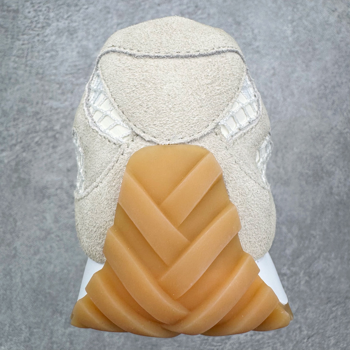 图片[8]-＃纯原 BOTTEGA VENETA Orbit Runner BV葆蝶家时尚休闲王一博同款老爹鞋运动鞋 原版开发 一比一打造 相似度百分之99以上 市场一梯队级别品质 区别市场任何标文顶级品质版本 采用轻质科技网布面料 搭配几何图案设计橡胶外底 王炸系列 高版本 认准套包工艺 实际增高很多哦 还是一样显腿细非常nice 耐玩耐造 对标对版 套包鞋工艺 认准高版本 大底选用拼色TPU大底 配置原版包装 尺码：35 36 37 38 39 40 41 42 43 44 45-选品中心