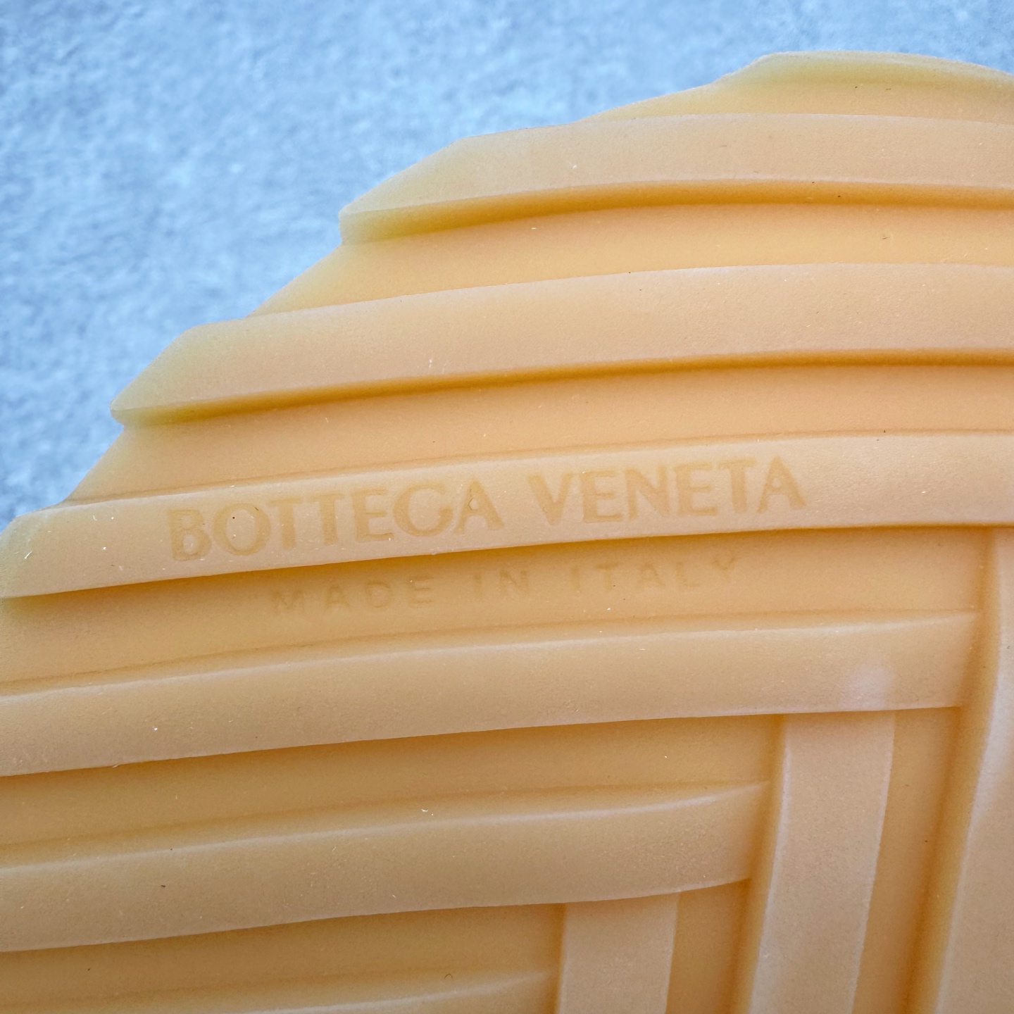 图片[17]-＃纯原 BOTTEGA VENETA Orbit Runner BV葆蝶家时尚休闲王一博同款老爹鞋运动鞋 原版开发 一比一打造 相似度百分之99以上 市场一梯队级别品质 区别市场任何标文顶级品质版本 采用轻质科技网布面料 搭配几何图案设计橡胶外底 王炸系列 高版本 认准套包工艺 实际增高很多哦 还是一样显腿细非常nice 耐玩耐造 对标对版 套包鞋工艺 认准高版本 大底选用拼色TPU大底 配置原版包装 尺码：35 36 37 38 39 40 41 42 43 44 45-选品中心