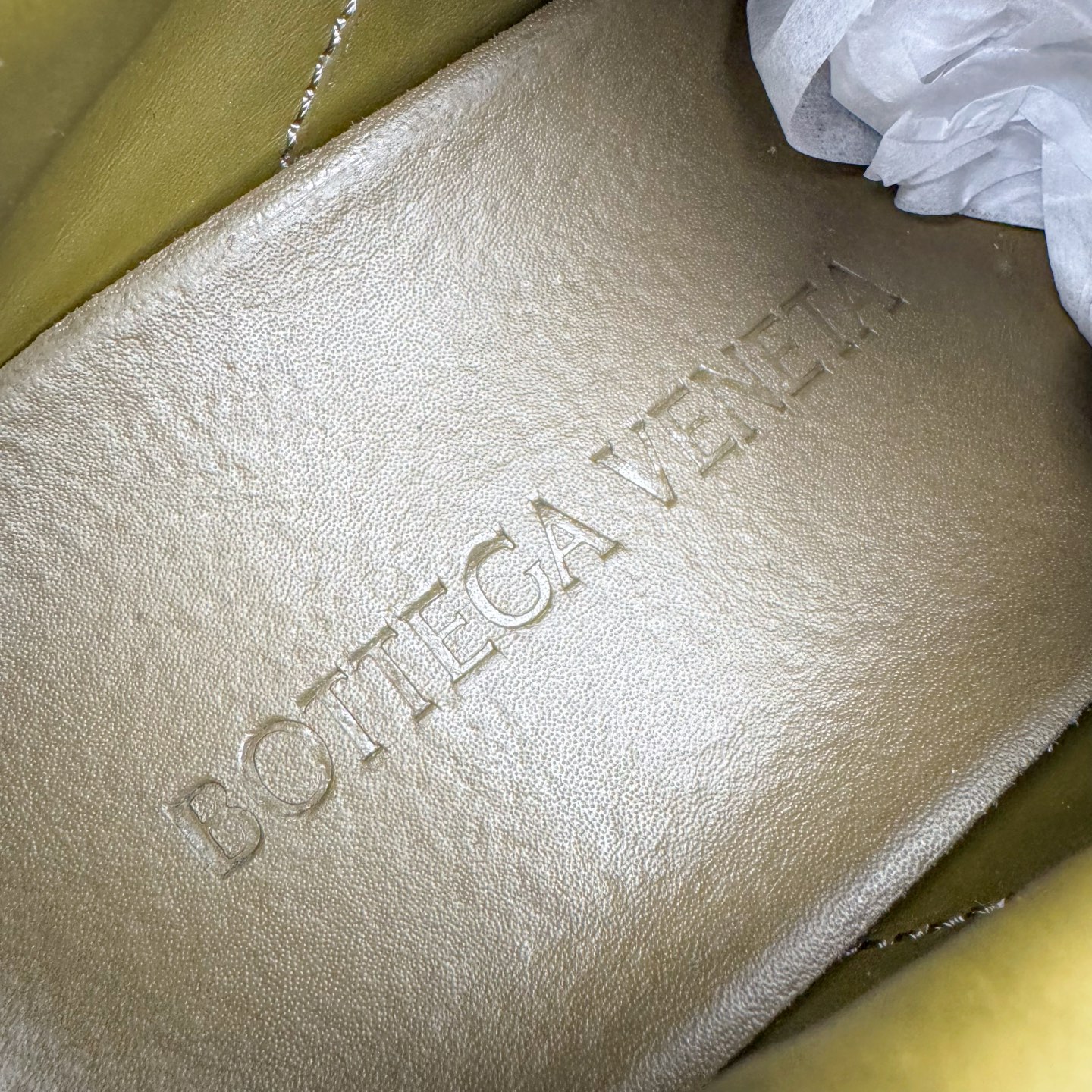 图片[18]-＃纯原 BOTTEGA VENETA Orbit Runner BV葆蝶家时尚休闲王一博同款老爹鞋运动鞋 原版开发 一比一打造 相似度百分之99以上 市场一梯队级别品质 区别市场任何标文顶级品质版本 采用轻质科技网布面料 搭配几何图案设计橡胶外底 王炸系列 高版本 认准套包工艺 实际增高很多哦 还是一样显腿细非常nice 耐玩耐造 对标对版 套包鞋工艺 认准高版本 大底选用拼色TPU大底 配置原版包装 尺码：35 36 37 38 39 40 41 42 43 44 45-选品中心