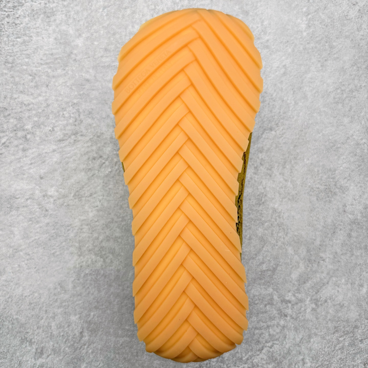 图片[9]-＃纯原 BOTTEGA VENETA Orbit Runner BV葆蝶家时尚休闲王一博同款老爹鞋运动鞋 原版开发 一比一打造 相似度百分之99以上 市场一梯队级别品质 区别市场任何标文顶级品质版本 采用轻质科技网布面料 搭配几何图案设计橡胶外底 王炸系列 高版本 认准套包工艺 实际增高很多哦 还是一样显腿细非常nice 耐玩耐造 对标对版 套包鞋工艺 认准高版本 大底选用拼色TPU大底 配置原版包装 尺码：35 36 37 38 39 40 41 42 43 44 45-选品中心