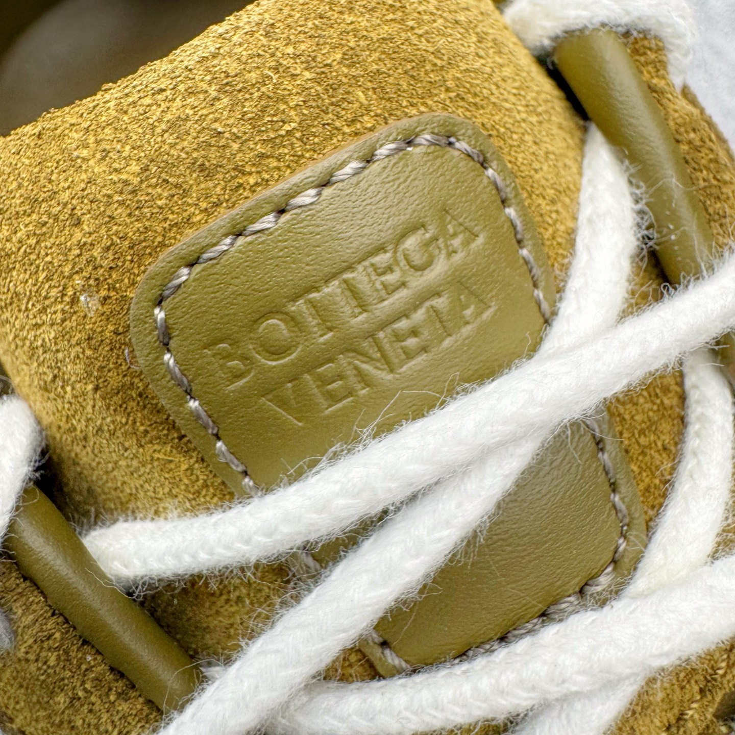 图片[11]-＃纯原 BOTTEGA VENETA Orbit Runner BV葆蝶家时尚休闲王一博同款老爹鞋运动鞋 原版开发 一比一打造 相似度百分之99以上 市场一梯队级别品质 区别市场任何标文顶级品质版本 采用轻质科技网布面料 搭配几何图案设计橡胶外底 王炸系列 高版本 认准套包工艺 实际增高很多哦 还是一样显腿细非常nice 耐玩耐造 对标对版 套包鞋工艺 认准高版本 大底选用拼色TPU大底 配置原版包装 尺码：35 36 37 38 39 40 41 42 43 44 45-选品中心