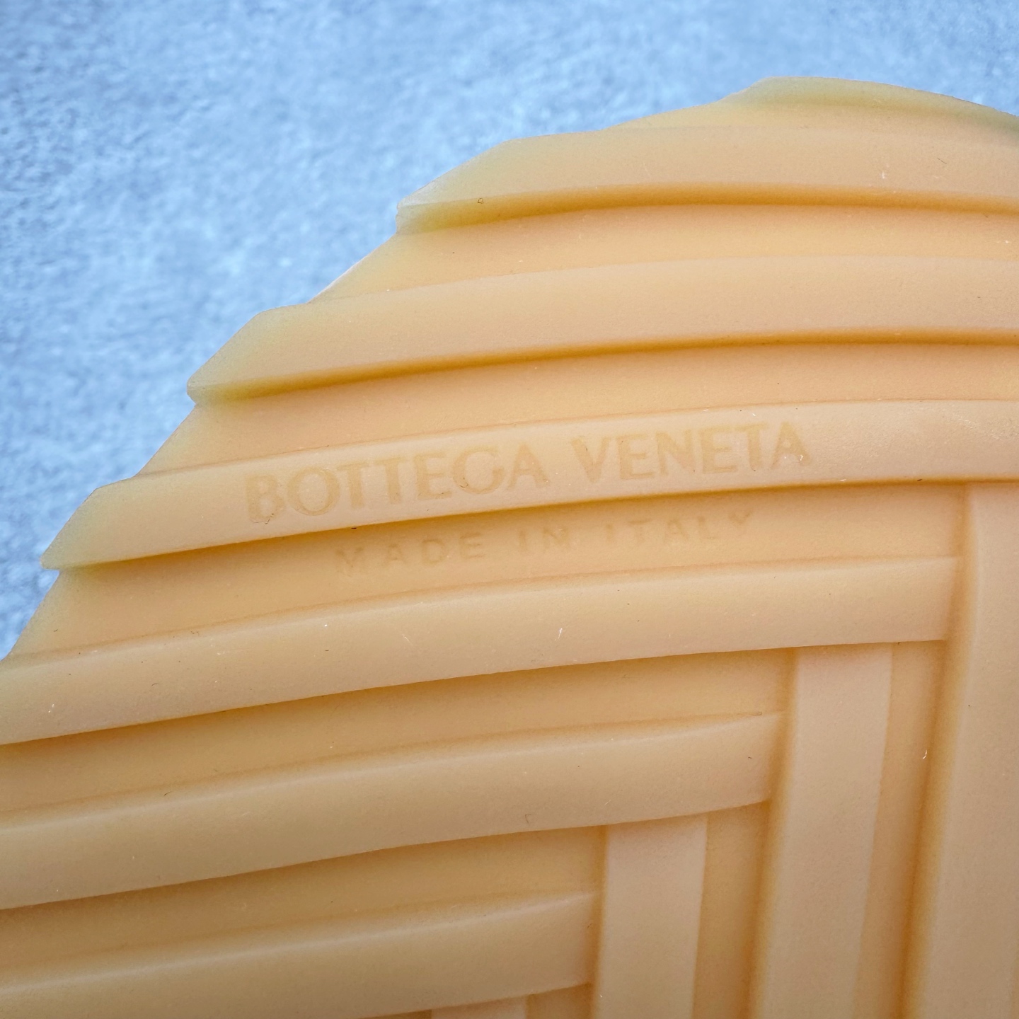 图片[16]-＃纯原 BOTTEGA VENETA Orbit Runner BV葆蝶家时尚休闲王一博同款老爹鞋运动鞋 原版开发 一比一打造 相似度百分之99以上 市场一梯队级别品质 区别市场任何标文顶级品质版本 采用轻质科技网布面料 搭配几何图案设计橡胶外底 王炸系列 高版本 认准套包工艺 实际增高很多哦 还是一样显腿细非常nice 耐玩耐造 对标对版 套包鞋工艺 认准高版本 大底选用拼色TPU大底 配置原版包装 尺码：35 36 37 38 39 40 41 42 43 44 45-选品中心