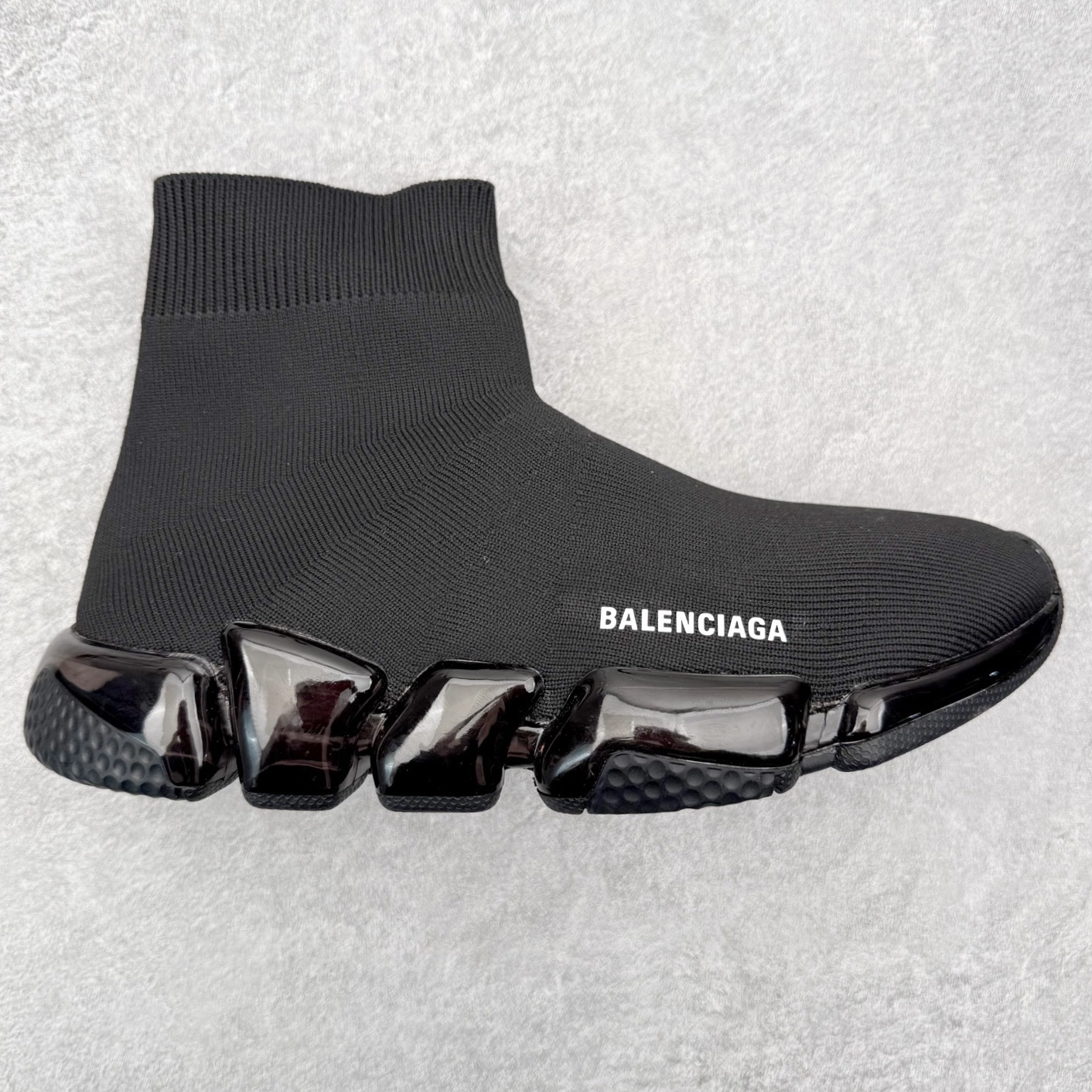 Balenciaga巴黎世家 Speed 2.0 LT 运动舒适 高帮生活休闲鞋 20S秋冬新品首发纯原版本 Logo 永不掉字 右脚鞋头内置NFC热熔内标 # MD多层组合大底 360°柔韧扭曲 上脚极致舒适 全新的动感设计理念 诠释了这款皇帝一脚蹬懒人鞋的主导地位！尺码：35/45-选品中心