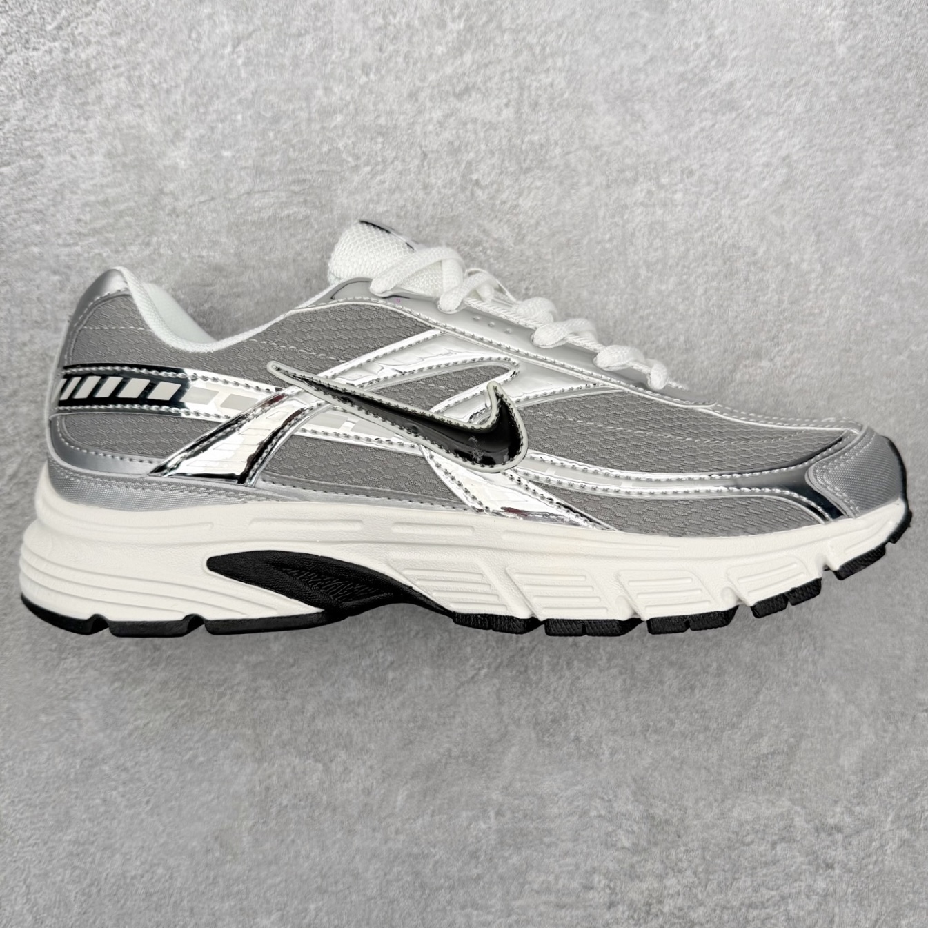 NK Initiator 创始者系列复古老爹鞋运动舒适复古网布合成革减震防滑耐磨低帮休闲跑步鞋 Ins爆火全新韩系古着风 回味经典 采用透气网眼鞋面和支撑覆盖层 自然运动设计的Phlyon中底用于缓冲 BRS 1000碳橡胶外底具有轻质柔韧性 牵引力和耐用性 尺码：36 36.5 37.5 38 38.5 39 40 40.5 41 42 42.5 43 44 45-选品中心