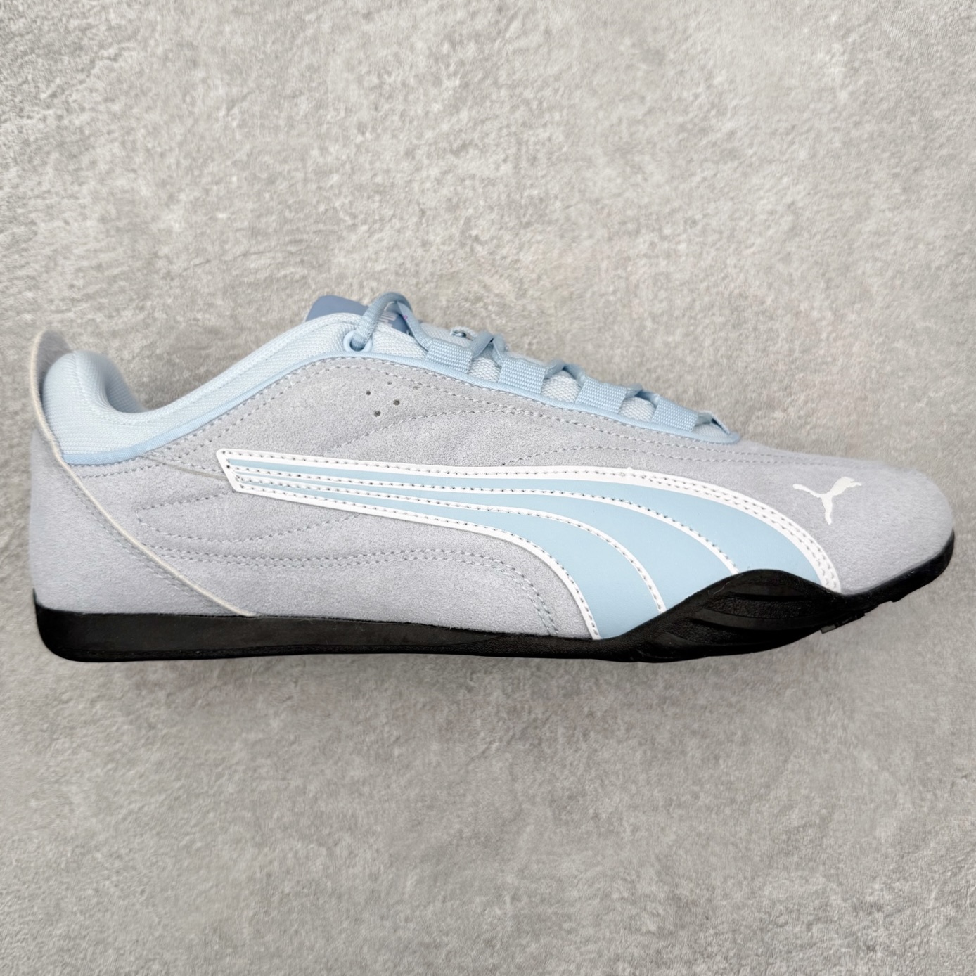 PUMA彪马 Catch 舒适时尚耐磨低帮生活休闲鞋 男女同款 彪马（Puma）是全球著名的运动品牌，中文作彪马，意为美洲狮，由创始人鲁道夫•达斯勒（Rudolf Dassler）于1948年在德国建立了这个品牌，数十年来PUMA一直在运动界位居要角，近几年来更成功的结合运动、休闲，时尚为一体，跃升为年轻人最爱品牌之一。实拍调校N版已经零色差零失真 百分百还原实物色彩所见即所得 不存在货不对板色差等低级问题 选购参考实物拍摄 不混卖不参货 只用心做好货严格选品 承诺混一赔十 尺码：36 36.5 37.5 38 38.5 39 40 40.5 41 42 42.5 43 44 44.5 45-选品中心