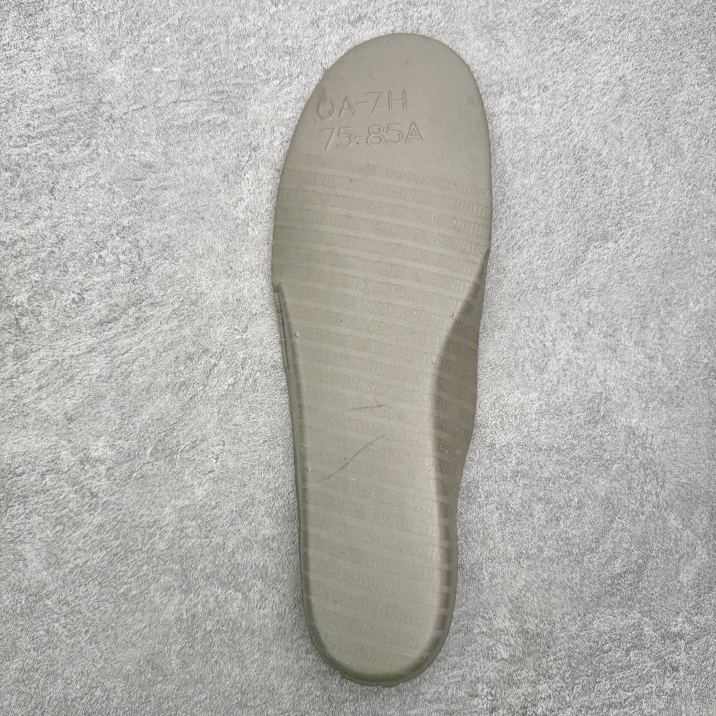 图片[10]-＃LJ渠道版 Nike Air Force 1 \’07 Pegasus Pack 马年限定CNY新年款脱缰系列 舒适贴合 透气低帮板鞋 IQ1119-011 同步官方2022全新版本 不规则波浪大底咬花 全鞋电脑针车 工整有序 视觉效果满分 原厂拉帮手法 标准四线 密度针距针孔大小控制到位 原装反口里网布海绵 正确卡色网眼大小 新版鞋撑改用纸团代替 原厂港宝加持完美还原灵魂版型 原盒原配从里到外百分百还原 原厂全头层原厂皮料 原标原盒 内置Sole气垫 中底白色背胶 中底划线 已经无限的接近公司 原厂楦头 原厂刺绣 后跟弧度修正 独家私模最大开发到47.5 尺码：36 36.5 37.5 38 38.5 39 40 40.5 41 42 42.5 43 44 44.5 45 46 47.5-选品中心