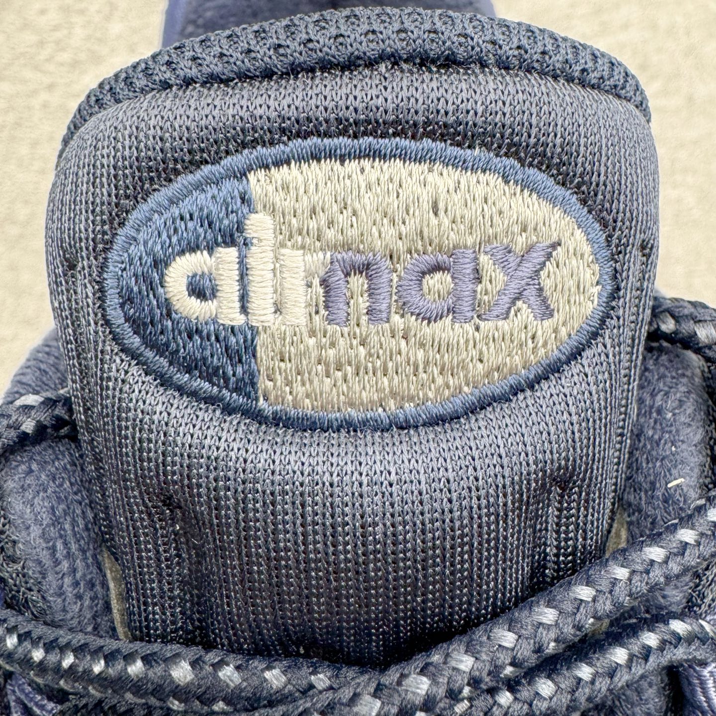 图片[12]-＃KZ神版 NK Air Max 95 OG 舒适百搭耐磨低帮气垫休闲跑步鞋 紫黑 IB1667-500 亲自操刀耗时半年开发 重金购买全套印尼原厂纸板楦头开发 2025官方主推系列 致敬诞生30周年的传奇鞋型 Air Max 95 系列再度重磅复刻归来 以全新配色续写光辉历史 更以现代手法重塑经典 将复古风格与前沿科技完美融合 一比一鞋头弧度高度鞋身弧度 东莞原厂模具大底 一码一模 原厂高韧性Tpu 独家供应45.5 48.5 原厂特供同批次皮料与Zp零色差 原厂特供内外标均可过绿X扫描认证 独家原装Big Bubble气垫 气垫体积更大 提供更强的缓震性能和回弹性 进口玻璃冲刀皮料裁剪零毛边 电脑针车工艺 鞋面不留荧光细节 平台可冲 超高鞋面清洁度 最高QC检验标准 控制溢胶瑕疵 每一双都是工艺品 实拍调校N版已经零色差零失真 百分百还原实物色彩所见即所得 不存在货不对板色差等低级问题 选购参考实物拍摄 不混卖不参货 只用心做好货严格选品 承诺混一赔十 尺码：35.5 36 36.5 37.5 38 38.5 39 40 40.5 41 42 42.5 43 44 44.5 45 45.5 46 47.5 48.5-选品中心