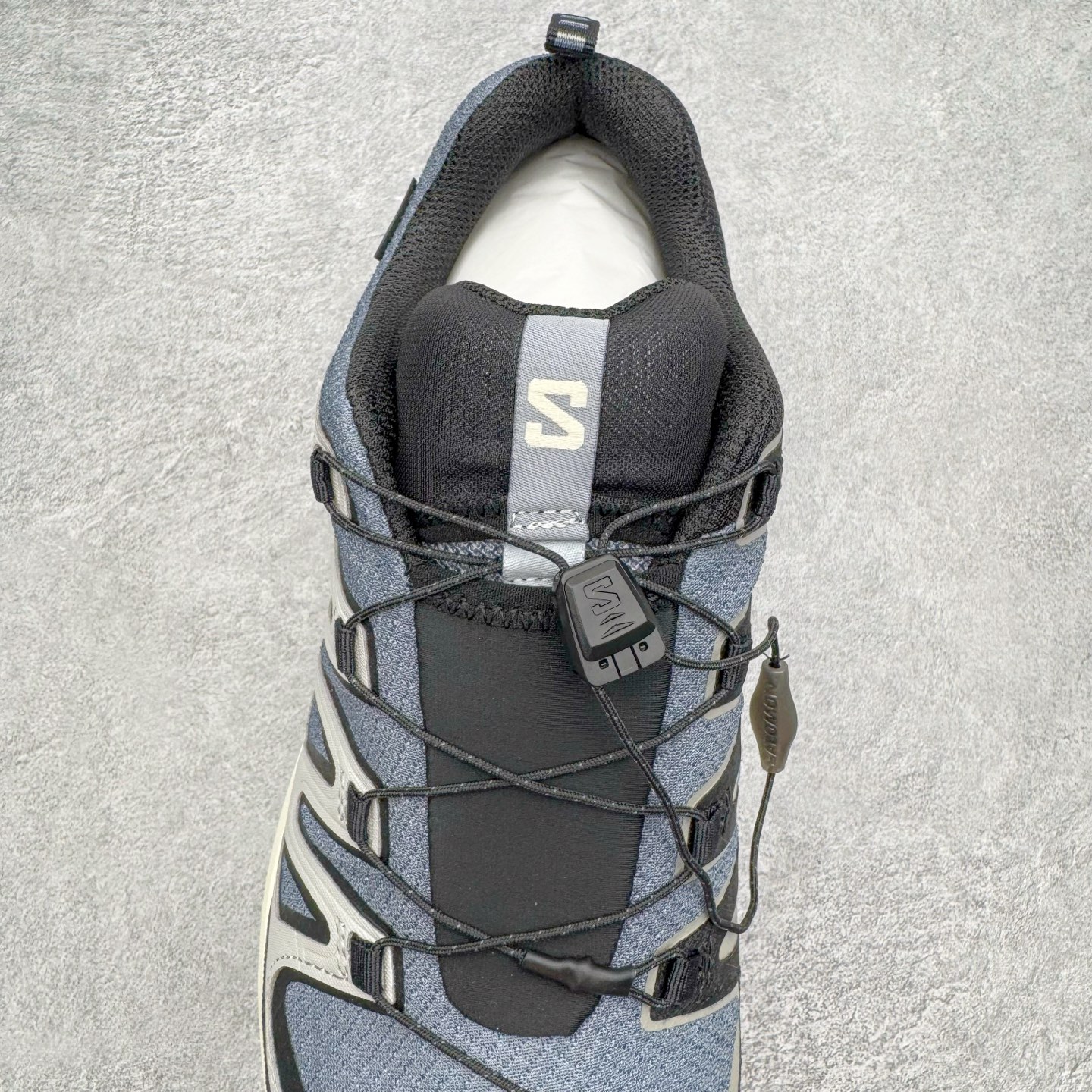 图片[5]-＃原底面 SALOMON XA PRO 3D XA PRO 3D 萨洛蒙舒适百搭舒适百搭减震耐磨透气低帮休闲越野跑步鞋 原厂底面配置 零售平台特供订单 全套原纸板楦头开发 原厂特供网布配套加持 确保原汁原味 完美呈现版型 原档数据独家私模五层组合大底 原装Ortholite轻量化鞋垫 中底布带钢印编号 原厂TPU锁扣 进口港宝加持 后跟自然饱满 还原公司包裹性 鞋面采用SENSIFT贴合技术 全方位贴合包裹脚型 鞋跟部鞋底牵引设计 提供强大的抓地性能 更适应野外崎岖不平的道路 其3D ADVANCED CHASSIS底盘 材料轻量大化 钉齿设计更具稳定性 防护性 鞋底易磨损区运用CONTAGRIP高耐磨材料 应对城市硬质路面长距离跑考验 尺码：36 36.5 37.5 38 38.5 39 40 40.5 41 42 42.5 43 44 44.5 45-选品中心