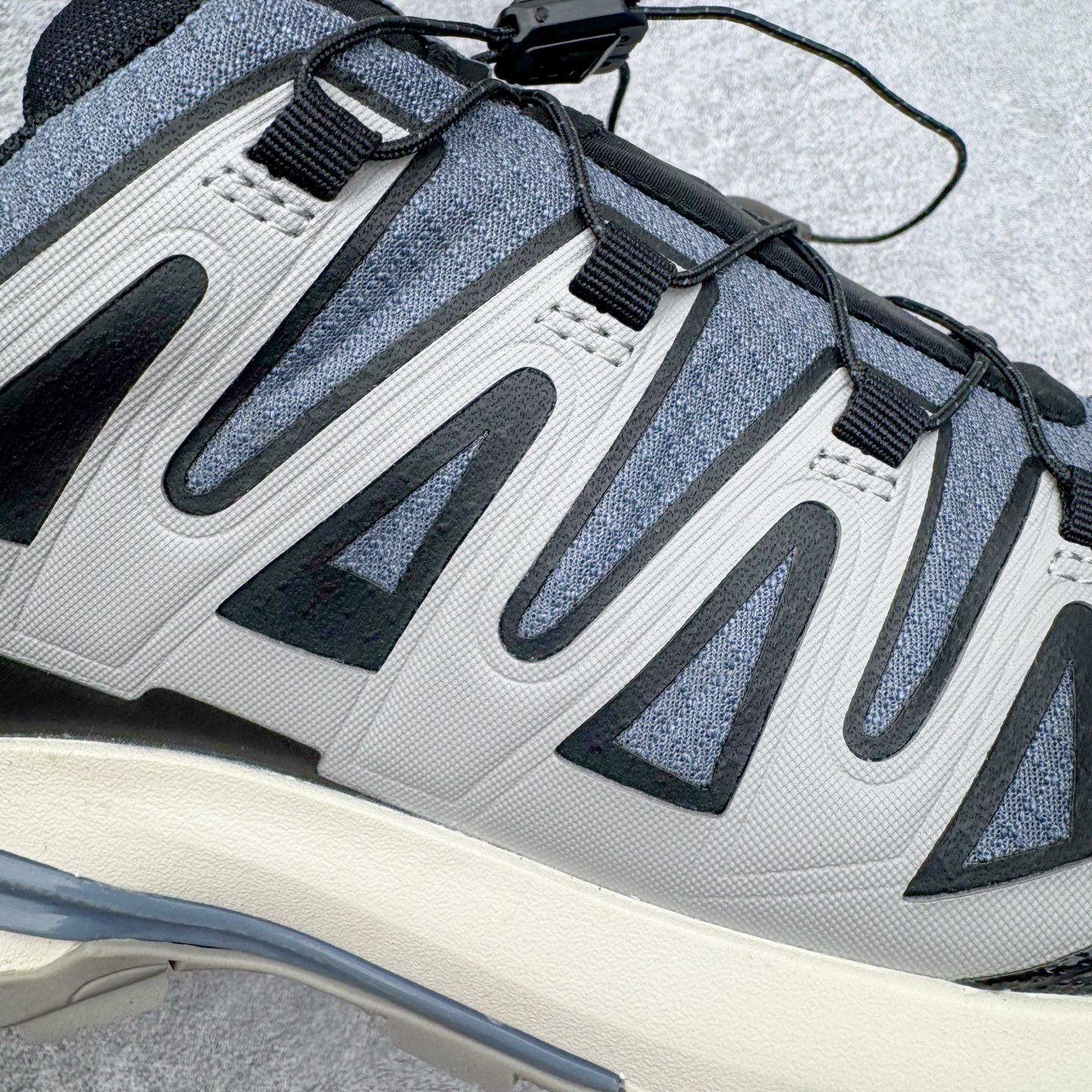 图片[18]-＃原底面 SALOMON XA PRO 3D XA PRO 3D 萨洛蒙舒适百搭舒适百搭减震耐磨透气低帮休闲越野跑步鞋 原厂底面配置 零售平台特供订单 全套原纸板楦头开发 原厂特供网布配套加持 确保原汁原味 完美呈现版型 原档数据独家私模五层组合大底 原装Ortholite轻量化鞋垫 中底布带钢印编号 原厂TPU锁扣 进口港宝加持 后跟自然饱满 还原公司包裹性 鞋面采用SENSIFT贴合技术 全方位贴合包裹脚型 鞋跟部鞋底牵引设计 提供强大的抓地性能 更适应野外崎岖不平的道路 其3D ADVANCED CHASSIS底盘 材料轻量大化 钉齿设计更具稳定性 防护性 鞋底易磨损区运用CONTAGRIP高耐磨材料 应对城市硬质路面长距离跑考验 尺码：36 36.5 37.5 38 38.5 39 40 40.5 41 42 42.5 43 44 44.5 45-选品中心