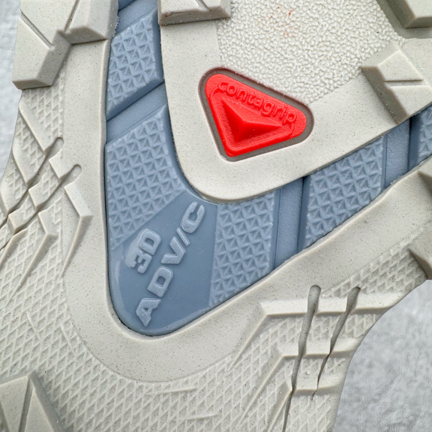 图片[21]-＃原底面 SALOMON XA PRO 3D XA PRO 3D 萨洛蒙舒适百搭舒适百搭减震耐磨透气低帮休闲越野跑步鞋 原厂底面配置 零售平台特供订单 全套原纸板楦头开发 原厂特供网布配套加持 确保原汁原味 完美呈现版型 原档数据独家私模五层组合大底 原装Ortholite轻量化鞋垫 中底布带钢印编号 原厂TPU锁扣 进口港宝加持 后跟自然饱满 还原公司包裹性 鞋面采用SENSIFT贴合技术 全方位贴合包裹脚型 鞋跟部鞋底牵引设计 提供强大的抓地性能 更适应野外崎岖不平的道路 其3D ADVANCED CHASSIS底盘 材料轻量大化 钉齿设计更具稳定性 防护性 鞋底易磨损区运用CONTAGRIP高耐磨材料 应对城市硬质路面长距离跑考验 尺码：36 36.5 37.5 38 38.5 39 40 40.5 41 42 42.5 43 44 44.5 45-选品中心