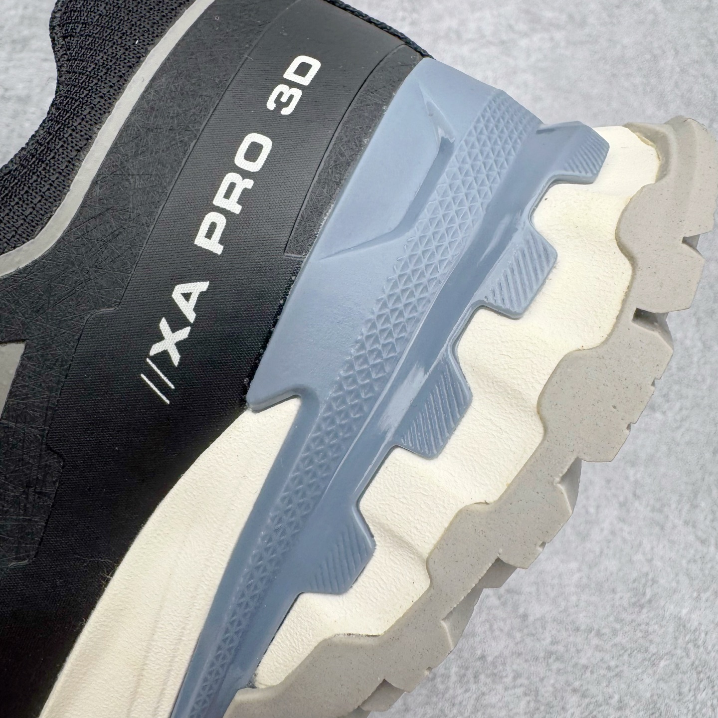 图片[15]-＃原底面 SALOMON XA PRO 3D XA PRO 3D 萨洛蒙舒适百搭舒适百搭减震耐磨透气低帮休闲越野跑步鞋 原厂底面配置 零售平台特供订单 全套原纸板楦头开发 原厂特供网布配套加持 确保原汁原味 完美呈现版型 原档数据独家私模五层组合大底 原装Ortholite轻量化鞋垫 中底布带钢印编号 原厂TPU锁扣 进口港宝加持 后跟自然饱满 还原公司包裹性 鞋面采用SENSIFT贴合技术 全方位贴合包裹脚型 鞋跟部鞋底牵引设计 提供强大的抓地性能 更适应野外崎岖不平的道路 其3D ADVANCED CHASSIS底盘 材料轻量大化 钉齿设计更具稳定性 防护性 鞋底易磨损区运用CONTAGRIP高耐磨材料 应对城市硬质路面长距离跑考验 尺码：36 36.5 37.5 38 38.5 39 40 40.5 41 42 42.5 43 44 44.5 45-选品中心