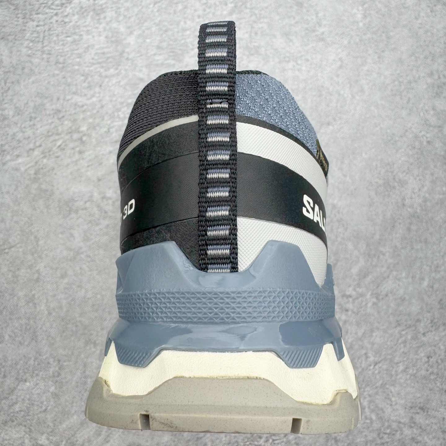 图片[8]-＃原底面 SALOMON XA PRO 3D XA PRO 3D 萨洛蒙舒适百搭舒适百搭减震耐磨透气低帮休闲越野跑步鞋 原厂底面配置 零售平台特供订单 全套原纸板楦头开发 原厂特供网布配套加持 确保原汁原味 完美呈现版型 原档数据独家私模五层组合大底 原装Ortholite轻量化鞋垫 中底布带钢印编号 原厂TPU锁扣 进口港宝加持 后跟自然饱满 还原公司包裹性 鞋面采用SENSIFT贴合技术 全方位贴合包裹脚型 鞋跟部鞋底牵引设计 提供强大的抓地性能 更适应野外崎岖不平的道路 其3D ADVANCED CHASSIS底盘 材料轻量大化 钉齿设计更具稳定性 防护性 鞋底易磨损区运用CONTAGRIP高耐磨材料 应对城市硬质路面长距离跑考验 尺码：36 36.5 37.5 38 38.5 39 40 40.5 41 42 42.5 43 44 44.5 45-选品中心