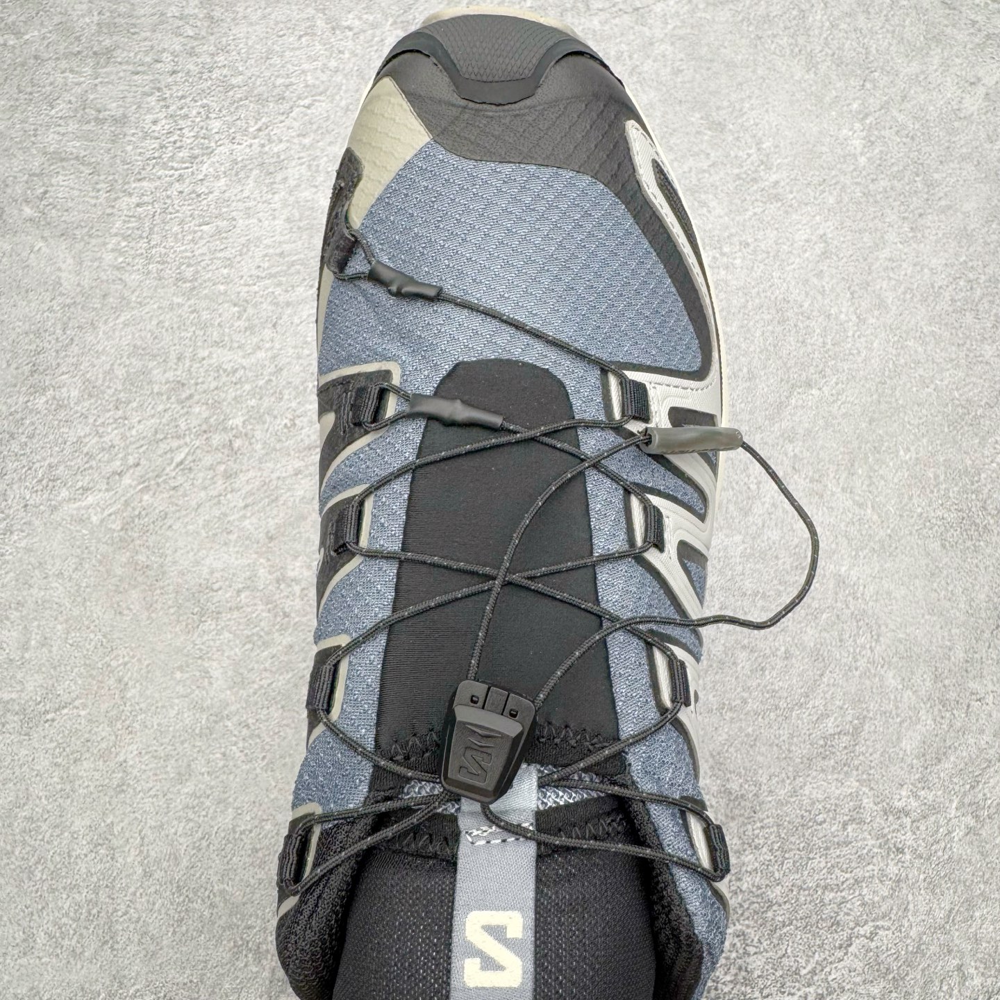 图片[4]-＃原底面 SALOMON XA PRO 3D XA PRO 3D 萨洛蒙舒适百搭舒适百搭减震耐磨透气低帮休闲越野跑步鞋 原厂底面配置 零售平台特供订单 全套原纸板楦头开发 原厂特供网布配套加持 确保原汁原味 完美呈现版型 原档数据独家私模五层组合大底 原装Ortholite轻量化鞋垫 中底布带钢印编号 原厂TPU锁扣 进口港宝加持 后跟自然饱满 还原公司包裹性 鞋面采用SENSIFT贴合技术 全方位贴合包裹脚型 鞋跟部鞋底牵引设计 提供强大的抓地性能 更适应野外崎岖不平的道路 其3D ADVANCED CHASSIS底盘 材料轻量大化 钉齿设计更具稳定性 防护性 鞋底易磨损区运用CONTAGRIP高耐磨材料 应对城市硬质路面长距离跑考验 尺码：36 36.5 37.5 38 38.5 39 40 40.5 41 42 42.5 43 44 44.5 45-选品中心