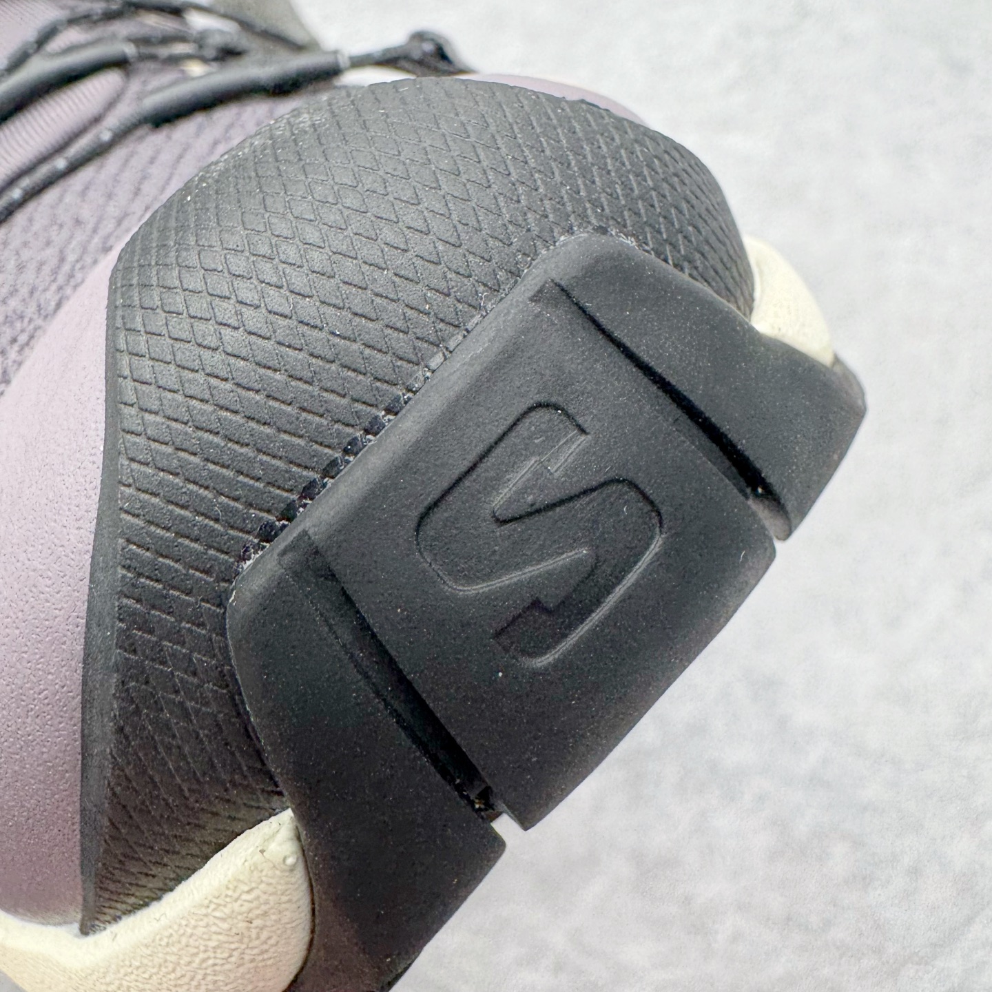 图片[11]-＃原底面 SALOMON XA PRO 3D XA PRO 3D 萨洛蒙舒适百搭舒适百搭减震耐磨透气低帮休闲越野跑步鞋 原厂底面配置 零售平台特供订单 全套原纸板楦头开发 原厂特供网布配套加持 确保原汁原味 完美呈现版型 原档数据独家私模五层组合大底 原装Ortholite轻量化鞋垫 中底布带钢印编号 原厂TPU锁扣 进口港宝加持 后跟自然饱满 还原公司包裹性 鞋面采用SENSIFT贴合技术 全方位贴合包裹脚型 鞋跟部鞋底牵引设计 提供强大的抓地性能 更适应野外崎岖不平的道路 其3D ADVANCED CHASSIS底盘 材料轻量大化 钉齿设计更具稳定性 防护性 鞋底易磨损区运用CONTAGRIP高耐磨材料 应对城市硬质路面长距离跑考验 尺码：36 36.5 37.5 38 38.5 39 40 40.5 41 42 42.5 43 44 44.5 45-选品中心