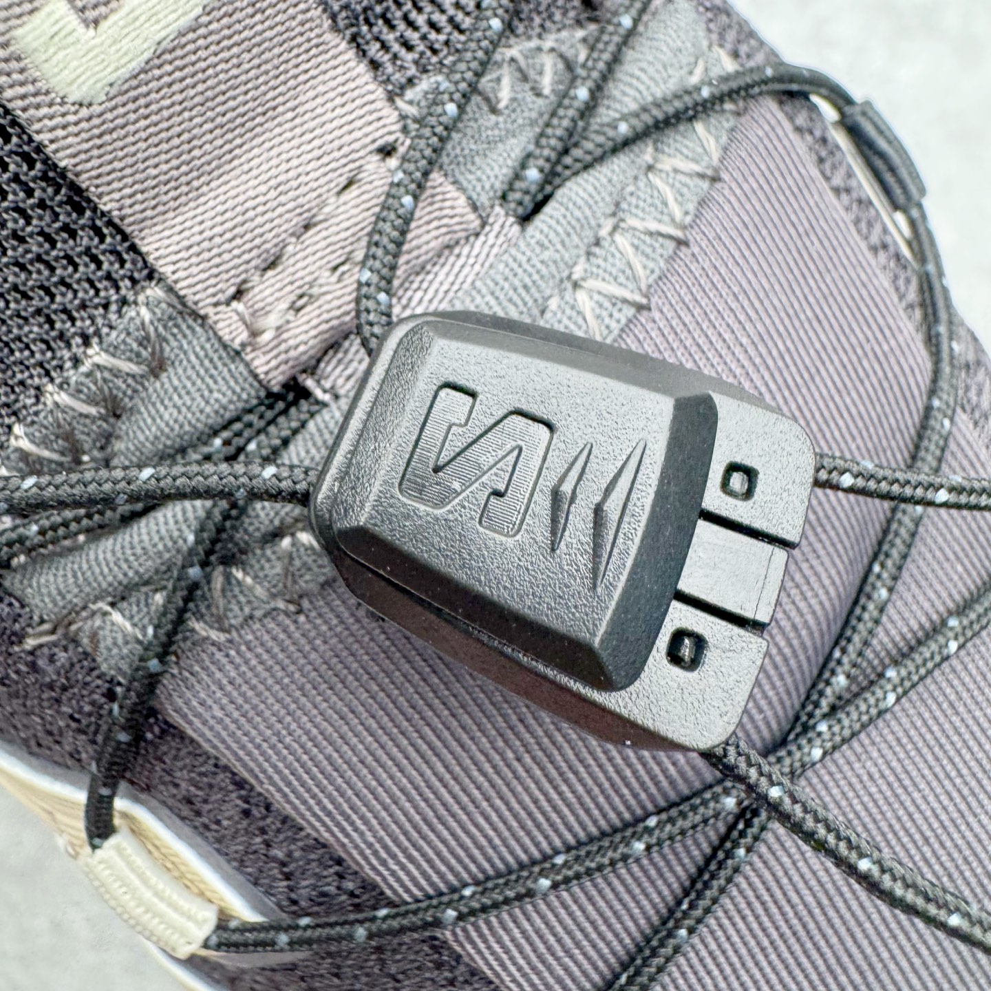 图片[13]-＃原底面 SALOMON XA PRO 3D XA PRO 3D 萨洛蒙舒适百搭舒适百搭减震耐磨透气低帮休闲越野跑步鞋 原厂底面配置 零售平台特供订单 全套原纸板楦头开发 原厂特供网布配套加持 确保原汁原味 完美呈现版型 原档数据独家私模五层组合大底 原装Ortholite轻量化鞋垫 中底布带钢印编号 原厂TPU锁扣 进口港宝加持 后跟自然饱满 还原公司包裹性 鞋面采用SENSIFT贴合技术 全方位贴合包裹脚型 鞋跟部鞋底牵引设计 提供强大的抓地性能 更适应野外崎岖不平的道路 其3D ADVANCED CHASSIS底盘 材料轻量大化 钉齿设计更具稳定性 防护性 鞋底易磨损区运用CONTAGRIP高耐磨材料 应对城市硬质路面长距离跑考验 尺码：36 36.5 37.5 38 38.5 39 40 40.5 41 42 42.5 43 44 44.5 45-选品中心