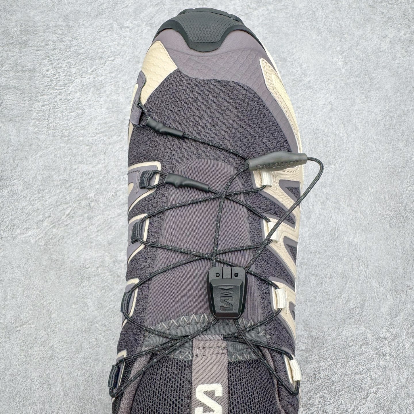 图片[4]-＃原底面 SALOMON XA PRO 3D XA PRO 3D 萨洛蒙舒适百搭舒适百搭减震耐磨透气低帮休闲越野跑步鞋 原厂底面配置 零售平台特供订单 全套原纸板楦头开发 原厂特供网布配套加持 确保原汁原味 完美呈现版型 原档数据独家私模五层组合大底 原装Ortholite轻量化鞋垫 中底布带钢印编号 原厂TPU锁扣 进口港宝加持 后跟自然饱满 还原公司包裹性 鞋面采用SENSIFT贴合技术 全方位贴合包裹脚型 鞋跟部鞋底牵引设计 提供强大的抓地性能 更适应野外崎岖不平的道路 其3D ADVANCED CHASSIS底盘 材料轻量大化 钉齿设计更具稳定性 防护性 鞋底易磨损区运用CONTAGRIP高耐磨材料 应对城市硬质路面长距离跑考验 尺码：36 36.5 37.5 38 38.5 39 40 40.5 41 42 42.5 43 44 44.5 45-选品中心