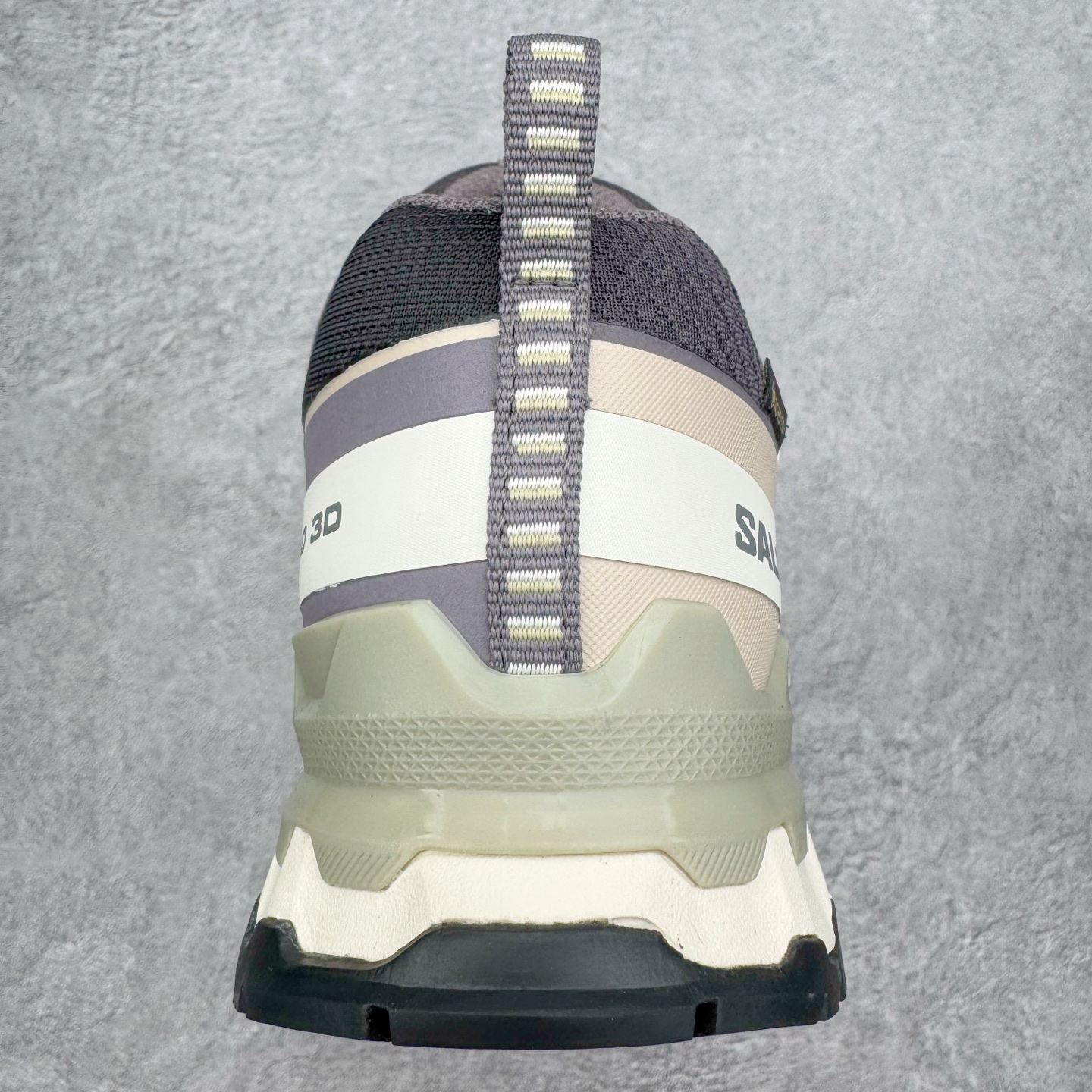 图片[8]-＃原底面 SALOMON XA PRO 3D XA PRO 3D 萨洛蒙舒适百搭舒适百搭减震耐磨透气低帮休闲越野跑步鞋 原厂底面配置 零售平台特供订单 全套原纸板楦头开发 原厂特供网布配套加持 确保原汁原味 完美呈现版型 原档数据独家私模五层组合大底 原装Ortholite轻量化鞋垫 中底布带钢印编号 原厂TPU锁扣 进口港宝加持 后跟自然饱满 还原公司包裹性 鞋面采用SENSIFT贴合技术 全方位贴合包裹脚型 鞋跟部鞋底牵引设计 提供强大的抓地性能 更适应野外崎岖不平的道路 其3D ADVANCED CHASSIS底盘 材料轻量大化 钉齿设计更具稳定性 防护性 鞋底易磨损区运用CONTAGRIP高耐磨材料 应对城市硬质路面长距离跑考验 尺码：36 36.5 37.5 38 38.5 39 40 40.5 41 42 42.5 43 44 44.5 45-选品中心