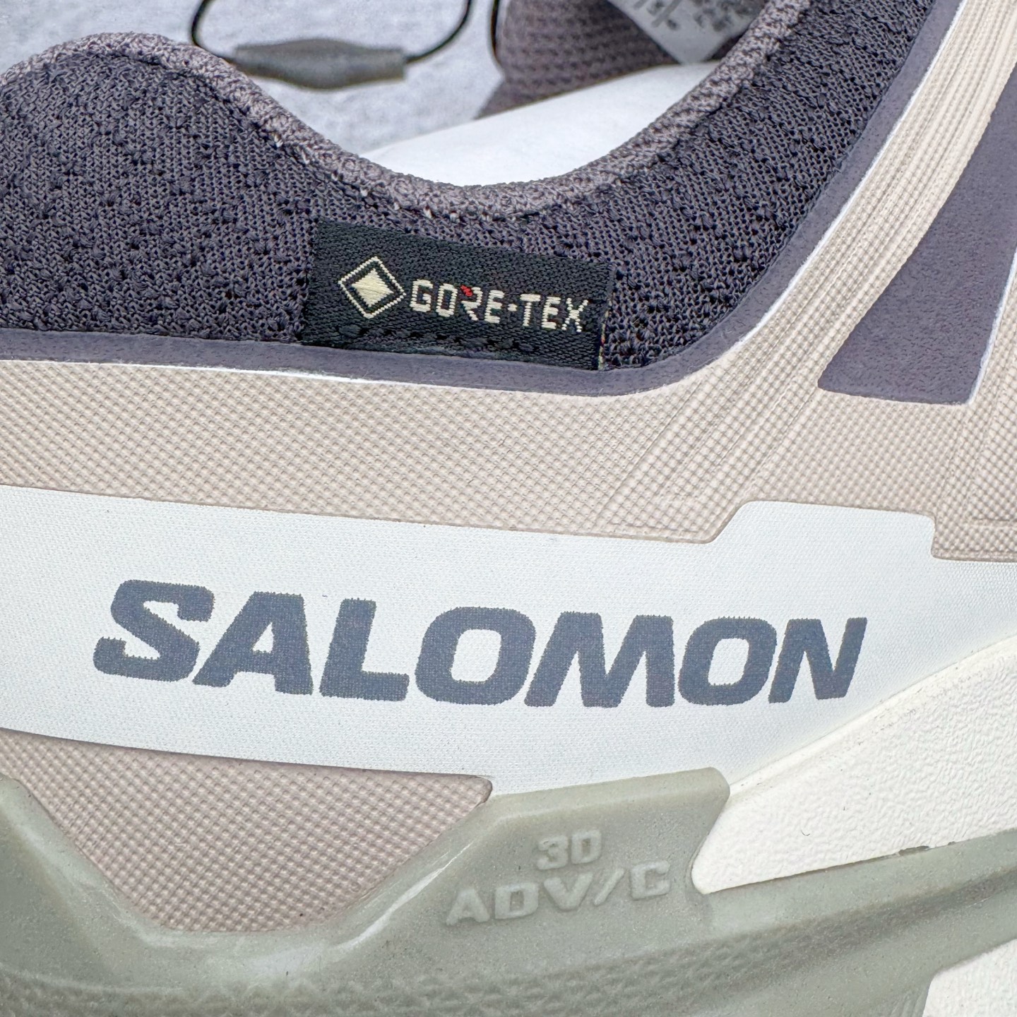 图片[18]-＃原底面 SALOMON XA PRO 3D XA PRO 3D 萨洛蒙舒适百搭舒适百搭减震耐磨透气低帮休闲越野跑步鞋 原厂底面配置 零售平台特供订单 全套原纸板楦头开发 原厂特供网布配套加持 确保原汁原味 完美呈现版型 原档数据独家私模五层组合大底 原装Ortholite轻量化鞋垫 中底布带钢印编号 原厂TPU锁扣 进口港宝加持 后跟自然饱满 还原公司包裹性 鞋面采用SENSIFT贴合技术 全方位贴合包裹脚型 鞋跟部鞋底牵引设计 提供强大的抓地性能 更适应野外崎岖不平的道路 其3D ADVANCED CHASSIS底盘 材料轻量大化 钉齿设计更具稳定性 防护性 鞋底易磨损区运用CONTAGRIP高耐磨材料 应对城市硬质路面长距离跑考验 尺码：36 36.5 37.5 38 38.5 39 40 40.5 41 42 42.5 43 44 44.5 45-选品中心