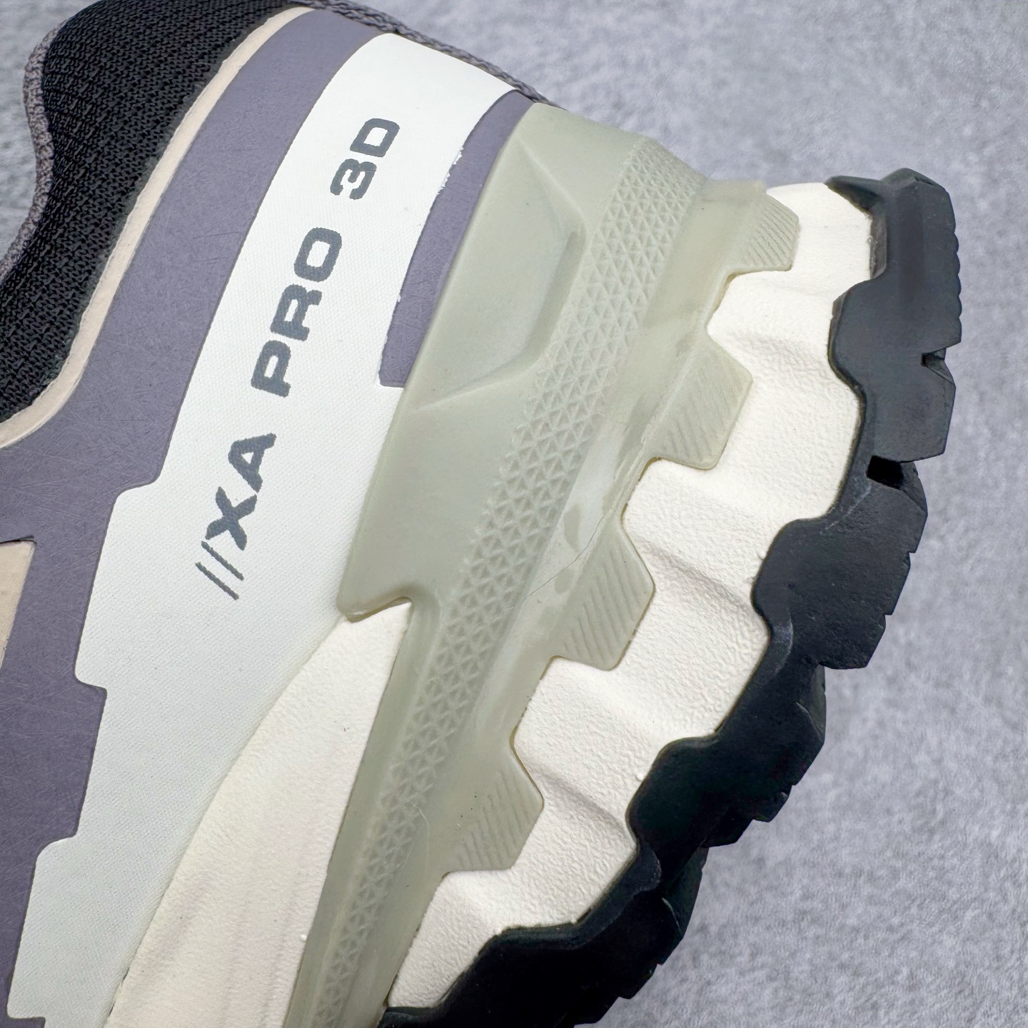 图片[15]-＃原底面 SALOMON XA PRO 3D XA PRO 3D 萨洛蒙舒适百搭舒适百搭减震耐磨透气低帮休闲越野跑步鞋 原厂底面配置 零售平台特供订单 全套原纸板楦头开发 原厂特供网布配套加持 确保原汁原味 完美呈现版型 原档数据独家私模五层组合大底 原装Ortholite轻量化鞋垫 中底布带钢印编号 原厂TPU锁扣 进口港宝加持 后跟自然饱满 还原公司包裹性 鞋面采用SENSIFT贴合技术 全方位贴合包裹脚型 鞋跟部鞋底牵引设计 提供强大的抓地性能 更适应野外崎岖不平的道路 其3D ADVANCED CHASSIS底盘 材料轻量大化 钉齿设计更具稳定性 防护性 鞋底易磨损区运用CONTAGRIP高耐磨材料 应对城市硬质路面长距离跑考验 尺码：36 36.5 37.5 38 38.5 39 40 40.5 41 42 42.5 43 44 44.5 45-选品中心