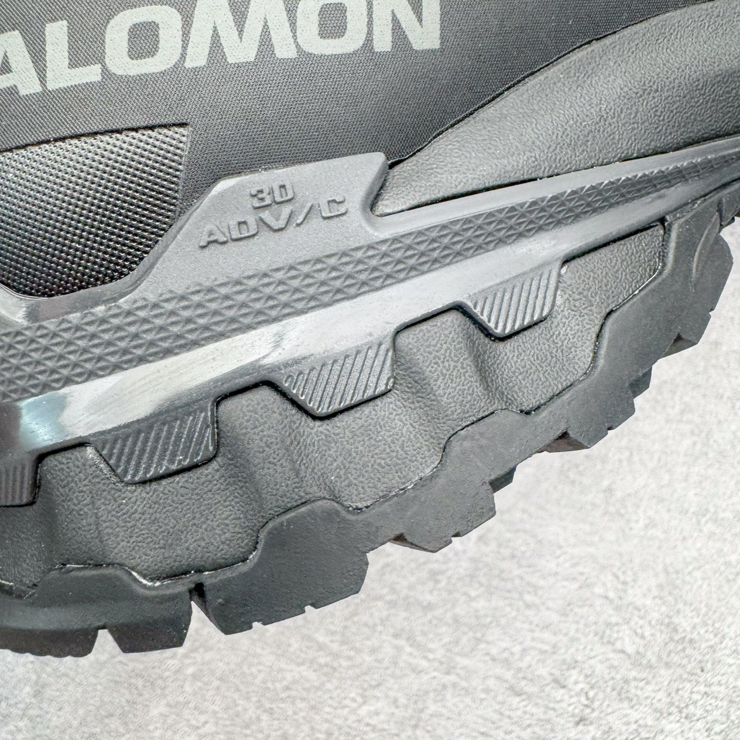 图片[20]-＃原底面 SALOMON XA PRO 3D XA PRO 3D 萨洛蒙舒适百搭舒适百搭减震耐磨透气低帮休闲越野跑步鞋 原厂底面配置 零售平台特供订单 全套原纸板楦头开发 原厂特供网布配套加持 确保原汁原味 完美呈现版型 原档数据独家私模五层组合大底 原装Ortholite轻量化鞋垫 中底布带钢印编号 原厂TPU锁扣 进口港宝加持 后跟自然饱满 还原公司包裹性 鞋面采用SENSIFT贴合技术 全方位贴合包裹脚型 鞋跟部鞋底牵引设计 提供强大的抓地性能 更适应野外崎岖不平的道路 其3D ADVANCED CHASSIS底盘 材料轻量大化 钉齿设计更具稳定性 防护性 鞋底易磨损区运用CONTAGRIP高耐磨材料 应对城市硬质路面长距离跑考验 尺码：36 36.5 37.5 38 38.5 39 40 40.5 41 42 42.5 43 44 44.5 45-选品中心