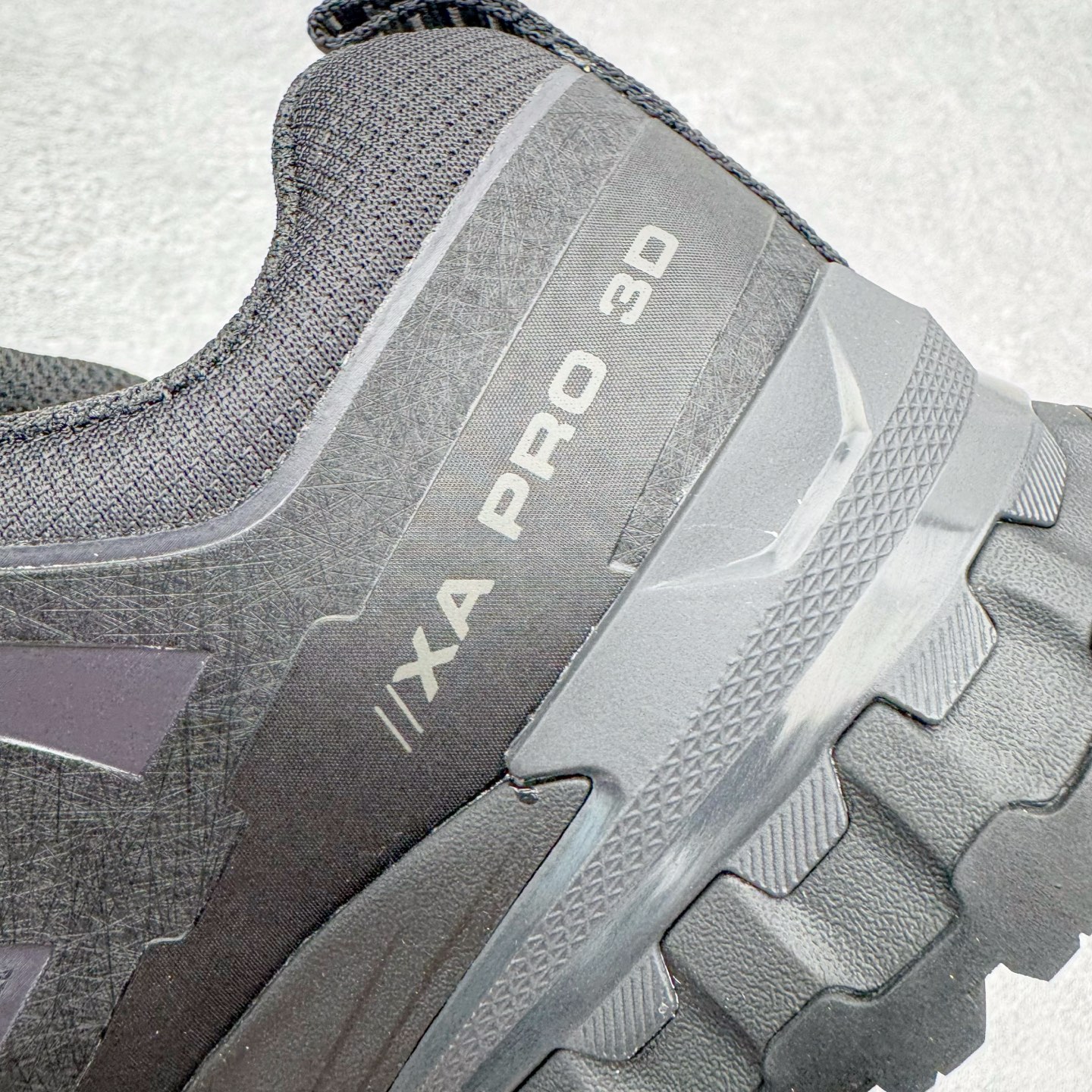 图片[13]-＃原底面 SALOMON XA PRO 3D XA PRO 3D 萨洛蒙舒适百搭舒适百搭减震耐磨透气低帮休闲越野跑步鞋 原厂底面配置 零售平台特供订单 全套原纸板楦头开发 原厂特供网布配套加持 确保原汁原味 完美呈现版型 原档数据独家私模五层组合大底 原装Ortholite轻量化鞋垫 中底布带钢印编号 原厂TPU锁扣 进口港宝加持 后跟自然饱满 还原公司包裹性 鞋面采用SENSIFT贴合技术 全方位贴合包裹脚型 鞋跟部鞋底牵引设计 提供强大的抓地性能 更适应野外崎岖不平的道路 其3D ADVANCED CHASSIS底盘 材料轻量大化 钉齿设计更具稳定性 防护性 鞋底易磨损区运用CONTAGRIP高耐磨材料 应对城市硬质路面长距离跑考验 尺码：36 36.5 37.5 38 38.5 39 40 40.5 41 42 42.5 43 44 44.5 45-选品中心