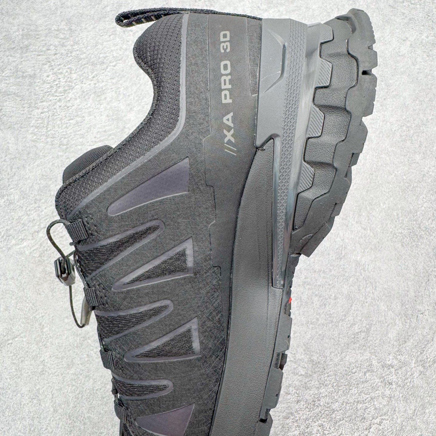 图片[7]-＃原底面 SALOMON XA PRO 3D XA PRO 3D 萨洛蒙舒适百搭舒适百搭减震耐磨透气低帮休闲越野跑步鞋 原厂底面配置 零售平台特供订单 全套原纸板楦头开发 原厂特供网布配套加持 确保原汁原味 完美呈现版型 原档数据独家私模五层组合大底 原装Ortholite轻量化鞋垫 中底布带钢印编号 原厂TPU锁扣 进口港宝加持 后跟自然饱满 还原公司包裹性 鞋面采用SENSIFT贴合技术 全方位贴合包裹脚型 鞋跟部鞋底牵引设计 提供强大的抓地性能 更适应野外崎岖不平的道路 其3D ADVANCED CHASSIS底盘 材料轻量大化 钉齿设计更具稳定性 防护性 鞋底易磨损区运用CONTAGRIP高耐磨材料 应对城市硬质路面长距离跑考验 尺码：36 36.5 37.5 38 38.5 39 40 40.5 41 42 42.5 43 44 44.5 45-选品中心