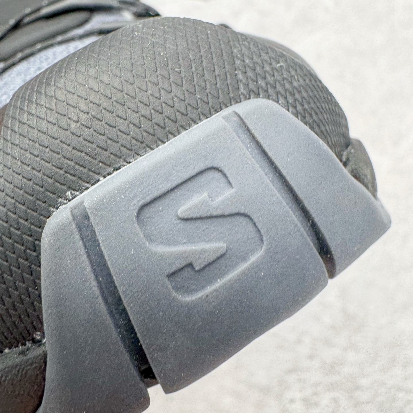 图片[15]-＃原底面 SALOMON XA PRO 3D XA PRO 3D 萨洛蒙舒适百搭舒适百搭减震耐磨透气低帮休闲越野跑步鞋 原厂底面配置 零售平台特供订单 全套原纸板楦头开发 原厂特供网布配套加持 确保原汁原味 完美呈现版型 原档数据独家私模五层组合大底 原装Ortholite轻量化鞋垫 中底布带钢印编号 原厂TPU锁扣 进口港宝加持 后跟自然饱满 还原公司包裹性 鞋面采用SENSIFT贴合技术 全方位贴合包裹脚型 鞋跟部鞋底牵引设计 提供强大的抓地性能 更适应野外崎岖不平的道路 其3D ADVANCED CHASSIS底盘 材料轻量大化 钉齿设计更具稳定性 防护性 鞋底易磨损区运用CONTAGRIP高耐磨材料 应对城市硬质路面长距离跑考验 尺码：36 36.5 37.5 38 38.5 39 40 40.5 41 42 42.5 43 44 44.5 45-选品中心