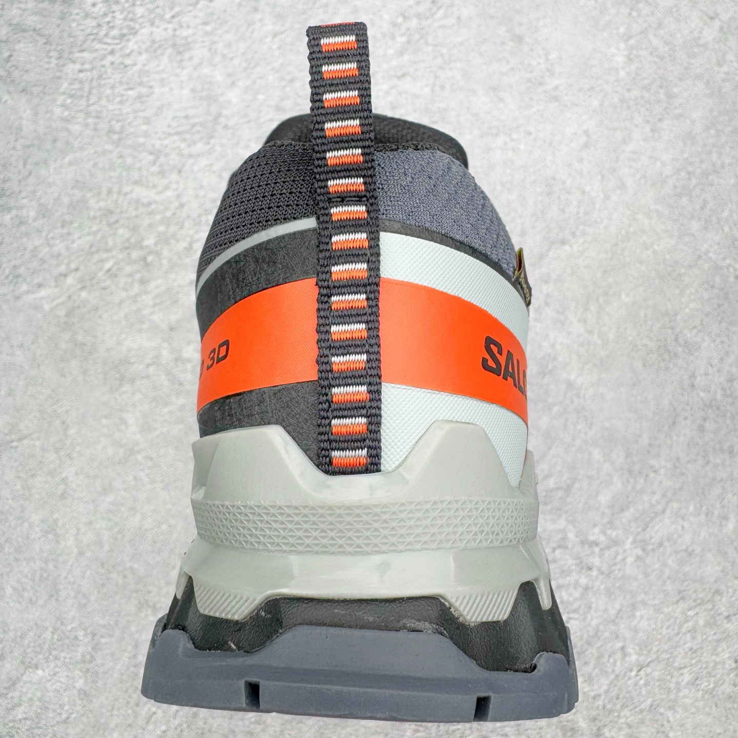 图片[8]-＃原底面 SALOMON XA PRO 3D XA PRO 3D 萨洛蒙舒适百搭舒适百搭减震耐磨透气低帮休闲越野跑步鞋 原厂底面配置 零售平台特供订单 全套原纸板楦头开发 原厂特供网布配套加持 确保原汁原味 完美呈现版型 原档数据独家私模五层组合大底 原装Ortholite轻量化鞋垫 中底布带钢印编号 原厂TPU锁扣 进口港宝加持 后跟自然饱满 还原公司包裹性 鞋面采用SENSIFT贴合技术 全方位贴合包裹脚型 鞋跟部鞋底牵引设计 提供强大的抓地性能 更适应野外崎岖不平的道路 其3D ADVANCED CHASSIS底盘 材料轻量大化 钉齿设计更具稳定性 防护性 鞋底易磨损区运用CONTAGRIP高耐磨材料 应对城市硬质路面长距离跑考验 尺码：36 36.5 37.5 38 38.5 39 40 40.5 41 42 42.5 43 44 44.5 45-选品中心