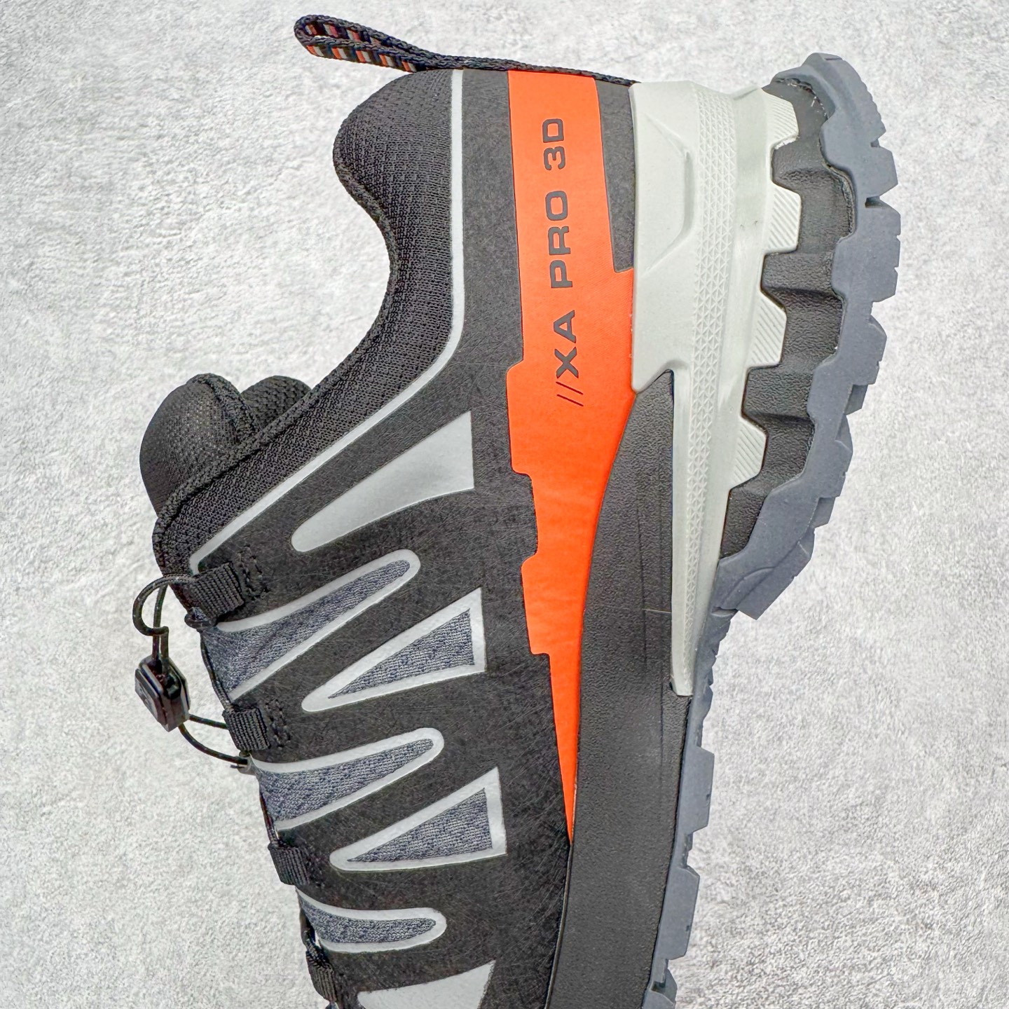 图片[7]-＃原底面 SALOMON XA PRO 3D XA PRO 3D 萨洛蒙舒适百搭舒适百搭减震耐磨透气低帮休闲越野跑步鞋 原厂底面配置 零售平台特供订单 全套原纸板楦头开发 原厂特供网布配套加持 确保原汁原味 完美呈现版型 原档数据独家私模五层组合大底 原装Ortholite轻量化鞋垫 中底布带钢印编号 原厂TPU锁扣 进口港宝加持 后跟自然饱满 还原公司包裹性 鞋面采用SENSIFT贴合技术 全方位贴合包裹脚型 鞋跟部鞋底牵引设计 提供强大的抓地性能 更适应野外崎岖不平的道路 其3D ADVANCED CHASSIS底盘 材料轻量大化 钉齿设计更具稳定性 防护性 鞋底易磨损区运用CONTAGRIP高耐磨材料 应对城市硬质路面长距离跑考验 尺码：36 36.5 37.5 38 38.5 39 40 40.5 41 42 42.5 43 44 44.5 45-选品中心