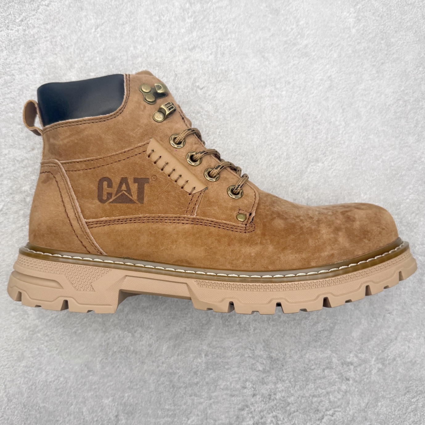 ＃福利特价 CAT卡特 户外工装休闲马丁靴大黄靴系列 广东大厂品质 全新工艺升级 全鞋真牛皮材料 大底到五金都是代工厂原材料制作 同原版固特异永不开胶工艺 好货不杀猪 首单质量严格把控 全网独家首发 品质毋庸置疑 全套官网统一包装 今年冬季防寒户外专用 日常随意搭配 尺码：39 40 41 42 43 44（皮鞋码）-选品中心