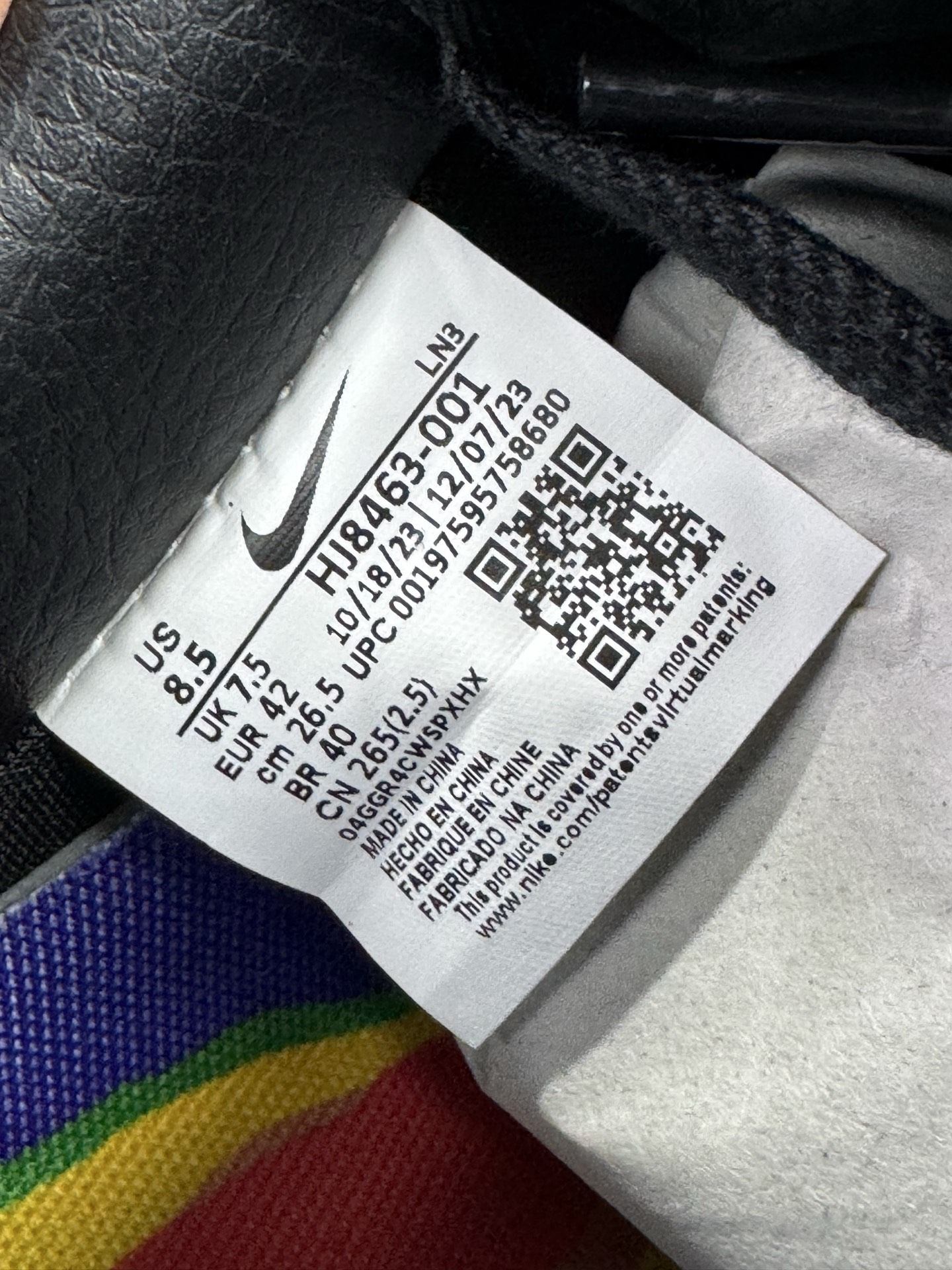 图片[16]-＃SF外贸特供 CPFM x NK Air Force 1 07 Low 空军一号系列低帮经典百搭休闲运动板鞋 联名补丁字母 黑白 HJ8463-007 原厂特供同批次皮料与Zp零色差 原厂特供内外标均可过绿X扫描认证 独家私模2025全新鱼鳞纹大底 咬花纹路更加清晰 全新排版鞋头倒置五角星 五角星对比旧版老版本 间距放大 星星缩小 全套官方原配件 防尘布袋 全鞋电脑针车 工整有序 视觉效果满分 原厂拉帮手法 标准四线 密度针距针孔大小控制到位 原装反口里网布海绵 正确卡色网眼大小 新版鞋撑改用纸团代替 原厂港宝加持完美还原灵魂版型 从里到外百分百还原 内置Sole气垫 中底白色背胶 已经无限的接近公司 原厂楦头 原厂刺绣 后跟弧度完美 刷胶工序 同步原厂手法 线上全程关灯只用紫光灯根据划线刷胶水 严格把控溢胶及成型品控 独家私模最大开发到48.5 注意防尘袋配件丢失退货扣20 尺码：35.5 36 36.5 37.5 38 38.5 39 40 40.5 41 42 42.5 43 44 44.5 45 46 47.5 48.5-选品中心