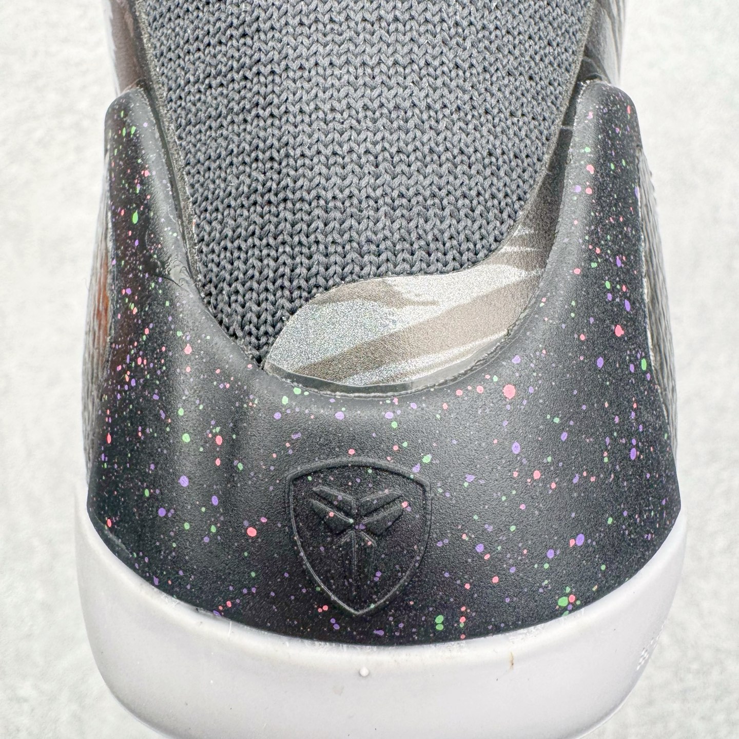 图片[11]-＃灭世纯原 NK KOBE 9 ELITE PROTRO 科比9代精英高帮 大师之路 FZ7335-001 2025曼巴年🐍重磅新品 市场最强科比9代精英版 独家出货 ✅原楦打造灵动版型 鞋头➕腰身➕后跟 360°无死角 ✅原厂工艺3层立体编织flyknit鞋面 厚度同步ZP吊打市场“纯原” ✅原厂碳板加持 立体感区分市场货品 ✅区分市场货品🌪过验级拉帮细节 ✅内置全新复刻版中底鞋垫 REACT缓震 密度增加抗衰减 ✅针对海外市场增加 47.5 满足精英选手实战需求 最强科9 灭世制造 用实力让情怀落地 👊🏻 实拍调校N版已经零色差零失真 百分百还原实物色彩所见即所得 不存在货不对板色差等低级问题 选购参考实物拍摄 不混卖不参货 只用心做好货严格选品 承诺混一赔十 尺码：39 40 40.5 41 42 42.5 43 44 44.5 45 46 47.5-选品中心