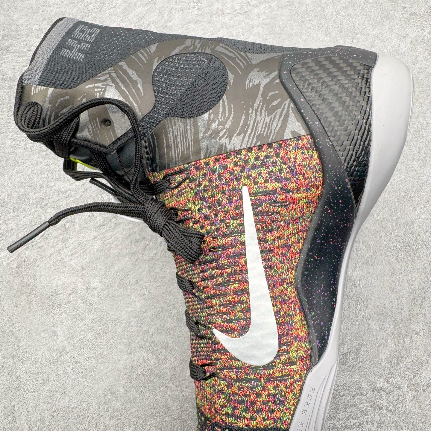 图片[7]-＃灭世纯原 NK KOBE 9 ELITE PROTRO 科比9代精英高帮 大师之路 FZ7335-001 2025曼巴年🐍重磅新品 市场最强科比9代精英版 独家出货 ✅原楦打造灵动版型 鞋头➕腰身➕后跟 360°无死角 ✅原厂工艺3层立体编织flyknit鞋面 厚度同步ZP吊打市场“纯原” ✅原厂碳板加持 立体感区分市场货品 ✅区分市场货品🌪过验级拉帮细节 ✅内置全新复刻版中底鞋垫 REACT缓震 密度增加抗衰减 ✅针对海外市场增加 47.5 满足精英选手实战需求 最强科9 灭世制造 用实力让情怀落地 👊🏻 实拍调校N版已经零色差零失真 百分百还原实物色彩所见即所得 不存在货不对板色差等低级问题 选购参考实物拍摄 不混卖不参货 只用心做好货严格选品 承诺混一赔十 尺码：39 40 40.5 41 42 42.5 43 44 44.5 45 46 47.5-选品中心