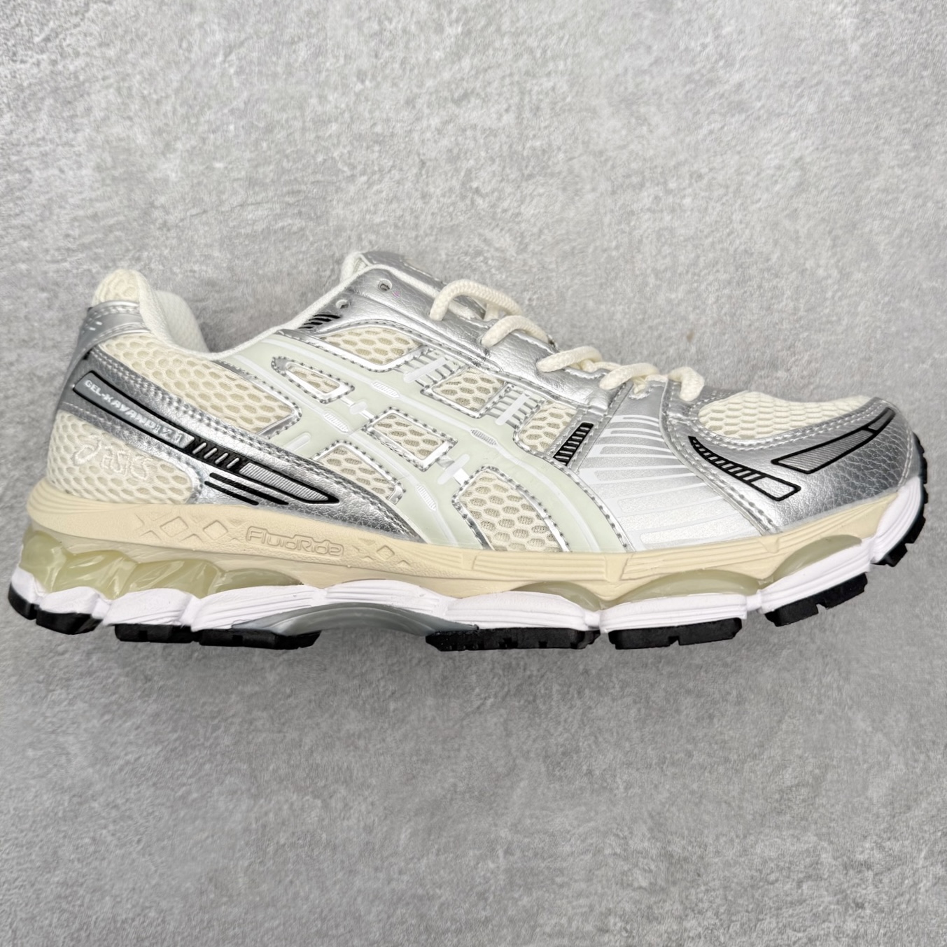 Asics Gel Kayano 12.1 亚瑟士卡亚诺12.1代系列低帮轻量缓震休闲运动跑步鞋 采用环保太空合成革配合透气网眼布鞋面材质 中底3D可视GEL缓震胶效果 升级EVA全新缓震中底部位科技组合耐磨橡胶外底片 尺码：36 37 37.5 38 39 39.5 40.5 41.5 42 42.5 43.5 44 44.5 45-选品中心