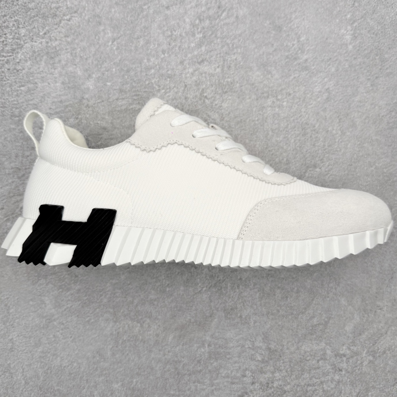 Hermes 爱马仕 Bouncing 老钱风 皮面款 低帮休闲鞋 海淘代购同渠道品质 高端零售 外贸充正专供 原版购入开发 ZP级全套包装 完美楦型 正确卡色 大底 质感媲美原版 细节与原版一致 请注意区分市面通货材 尺码：39 40 41 42 43 44 45-选品中心