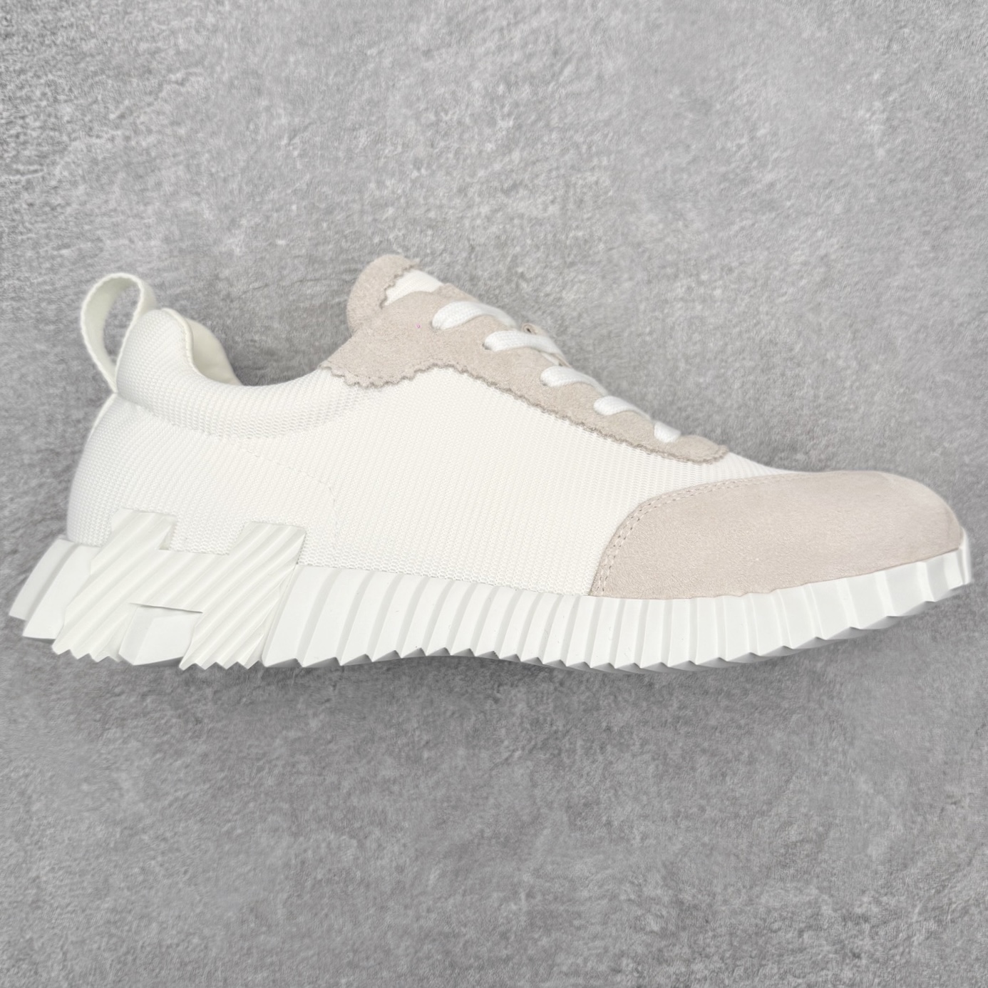 图片[7]-Hermes 爱马仕 Bouncing 老钱风 皮面款 低帮休闲鞋 海淘代购同渠道品质 高端零售 外贸充正专供 原版购入开发 ZP级全套包装 完美楦型 正确卡色 大底 质感媲美原版 细节与原版一致 请注意区分市面通货材 尺码：39 40 41 42 43 44 45-选品中心