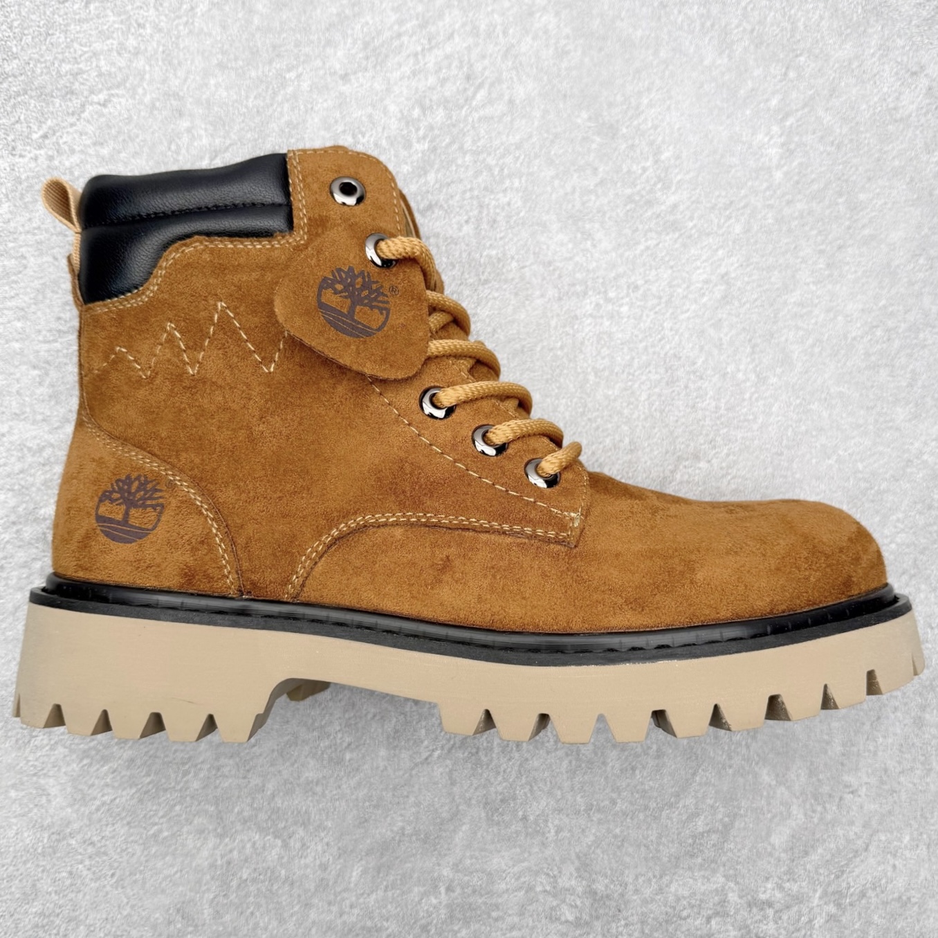 Timberland添柏岚/天伯伦 秋冬新品 秋冬必备户外休闲大黄靴系列#广东大厂品质 原盒原包装 时尚潮流搭配 面料采用意大利🇮🇹顶级磨砂细纹牛皮 轻质大底 搭配防臭防腐真皮乳胶鞋垫 大底到五金都是代工厂原材料制作 同原版固特异永不开胶工艺 好货不杀猪 首单质量严格把控 全网独家首发 品质毋庸置疑 全套官网统一包装 给您完美的穿着体验 质量考究耐穿 型男必备 专治不帅 高品质脚感一流 今年冬季防寒户外专用 日常随意搭配 尺码：38-44（皮鞋码）-选品中心