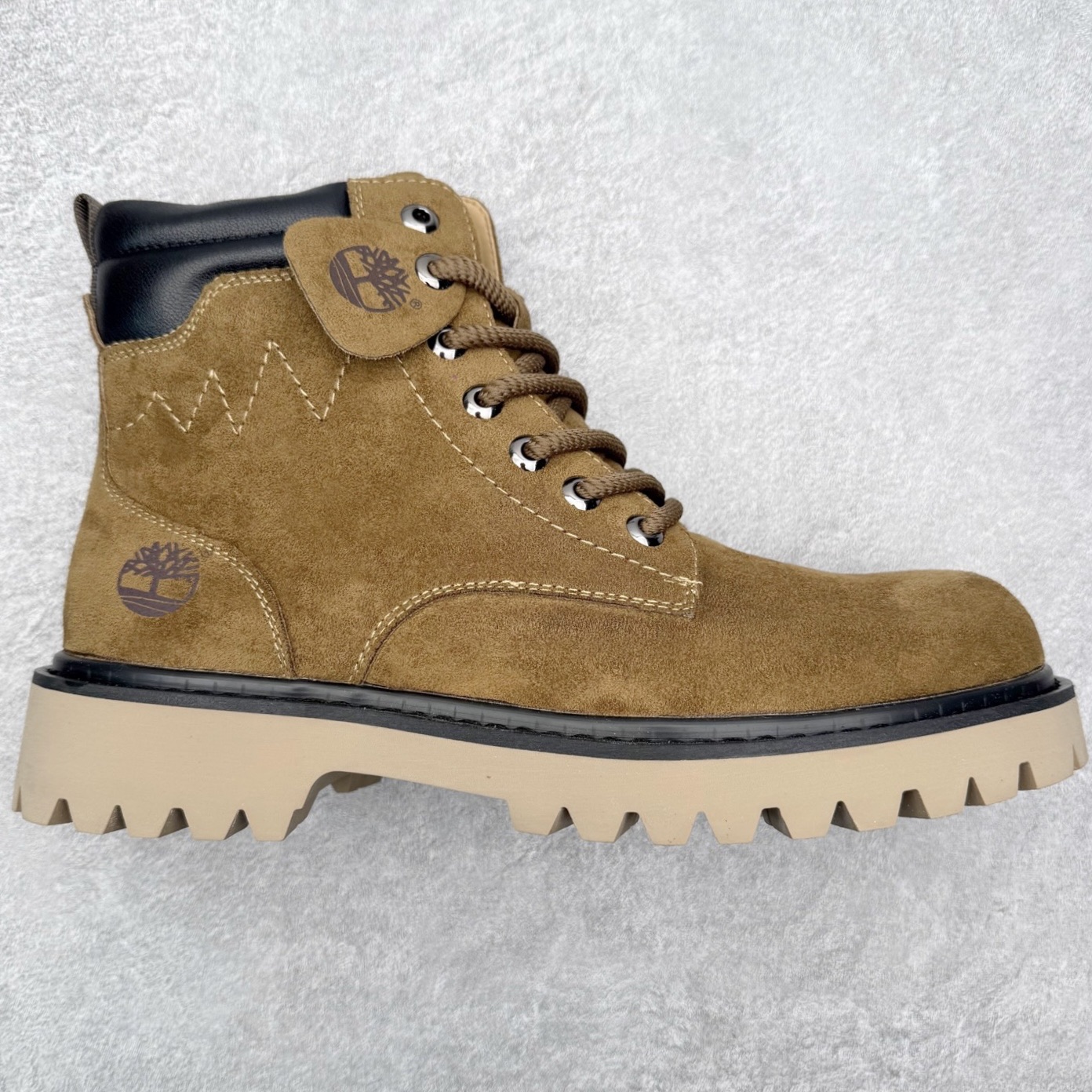 Timberland添柏岚/天伯伦 秋冬新品 秋冬必备户外休闲大黄靴系列#广东大厂品质 原盒原包装 时尚潮流搭配 面料采用意大利🇮🇹顶级磨砂细纹牛皮 轻质大底 搭配防臭防腐真皮乳胶鞋垫 大底到五金都是代工厂原材料制作 同原版固特异永不开胶工艺 好货不杀猪 首单质量严格把控 全网独家首发 品质毋庸置疑 全套官网统一包装 给您完美的穿着体验 质量考究耐穿 型男必备 专治不帅 高品质脚感一流 今年冬季防寒户外专用 日常随意搭配 尺码：38-44（皮鞋码）-选品中心
