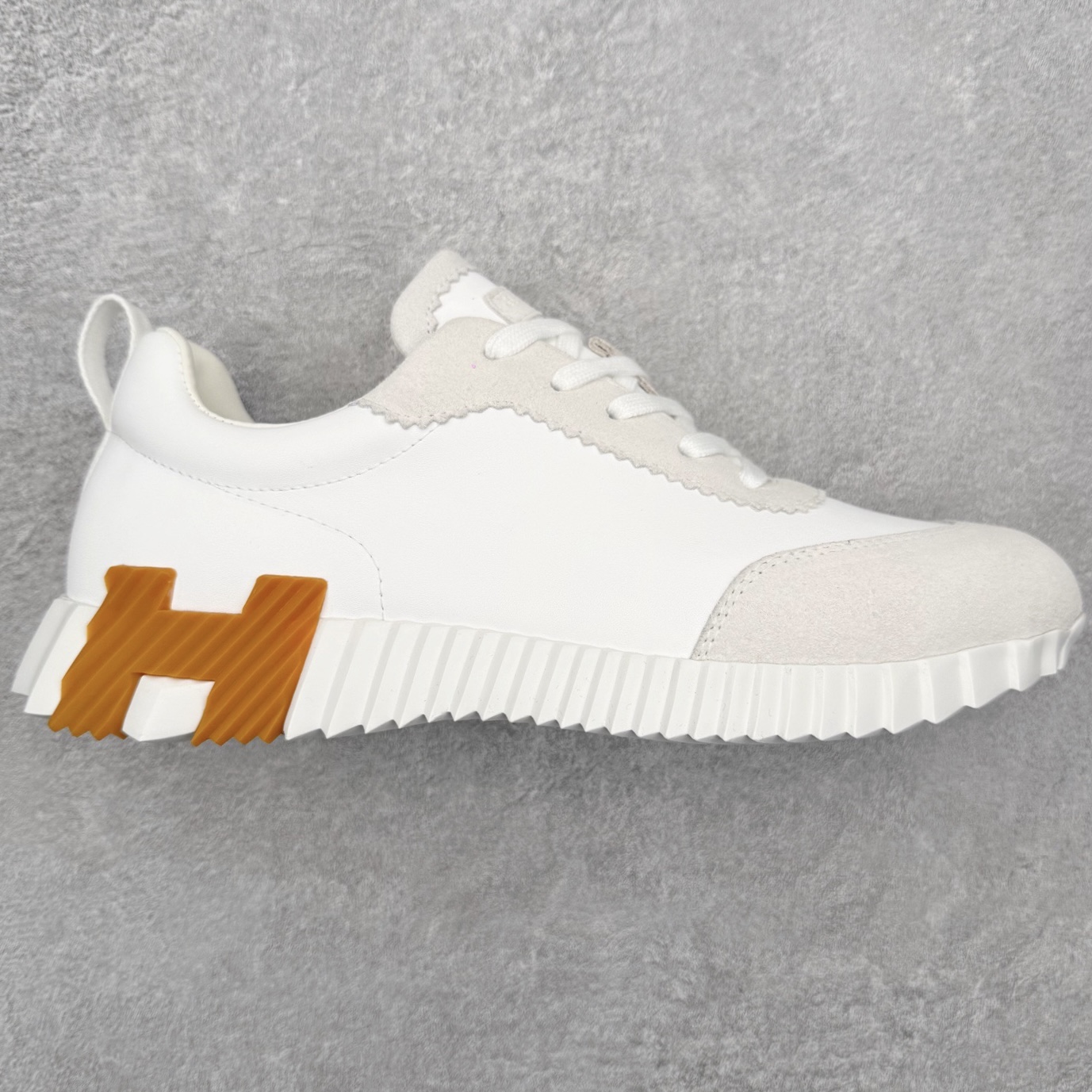 图片[10]-Hermes 爱马仕 Bouncing 老钱风 皮面款 低帮休闲鞋 海淘代购同渠道品质 高端零售 外贸充正专供 原版购入开发 ZP级全套包装 完美楦型 正确卡色 大底 质感媲美原版 细节与原版一致 请注意区分市面通货材 尺码：39 40 41 42 43 44 45-选品中心